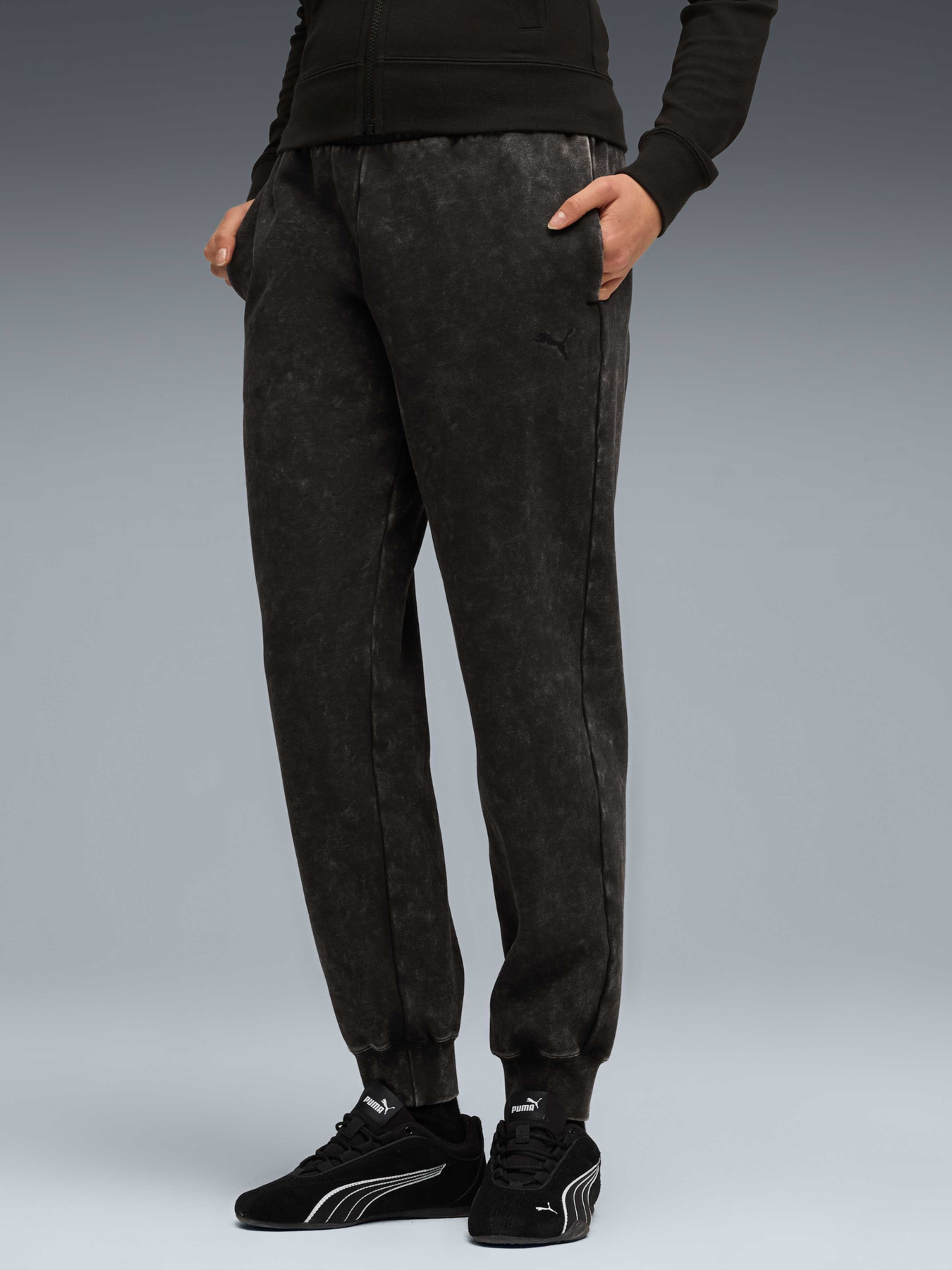 Брюки PUMA Ess Elevated Wash Sweatpants модель 688104 Фото