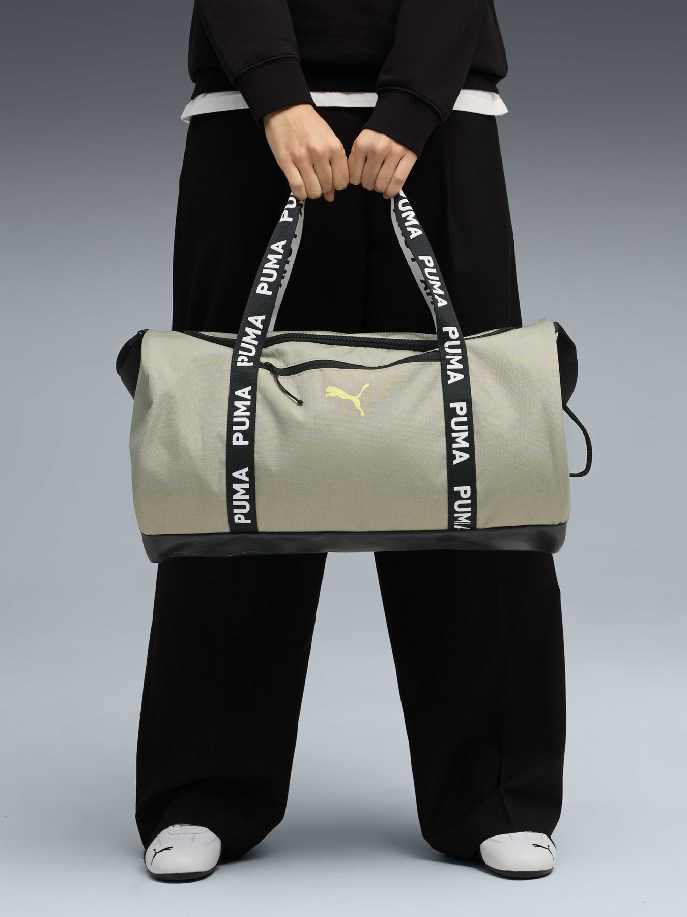 Сумка PUMA At Ess Barrel Bag модель 091849 Фото