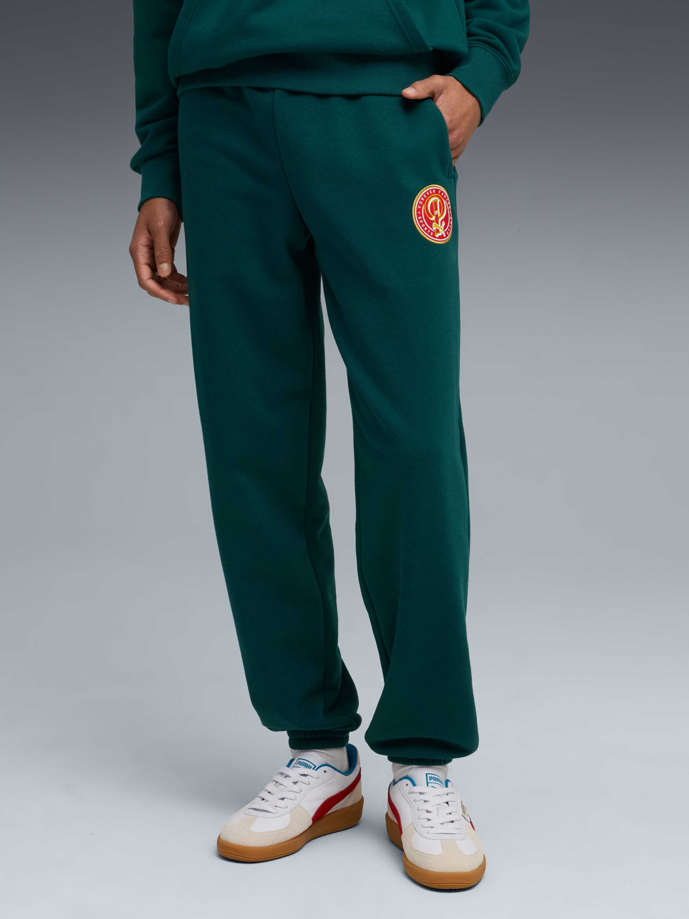 Штани спортивні PUMA Wardrobe Ess Sweatpants модель 632109 Фото
