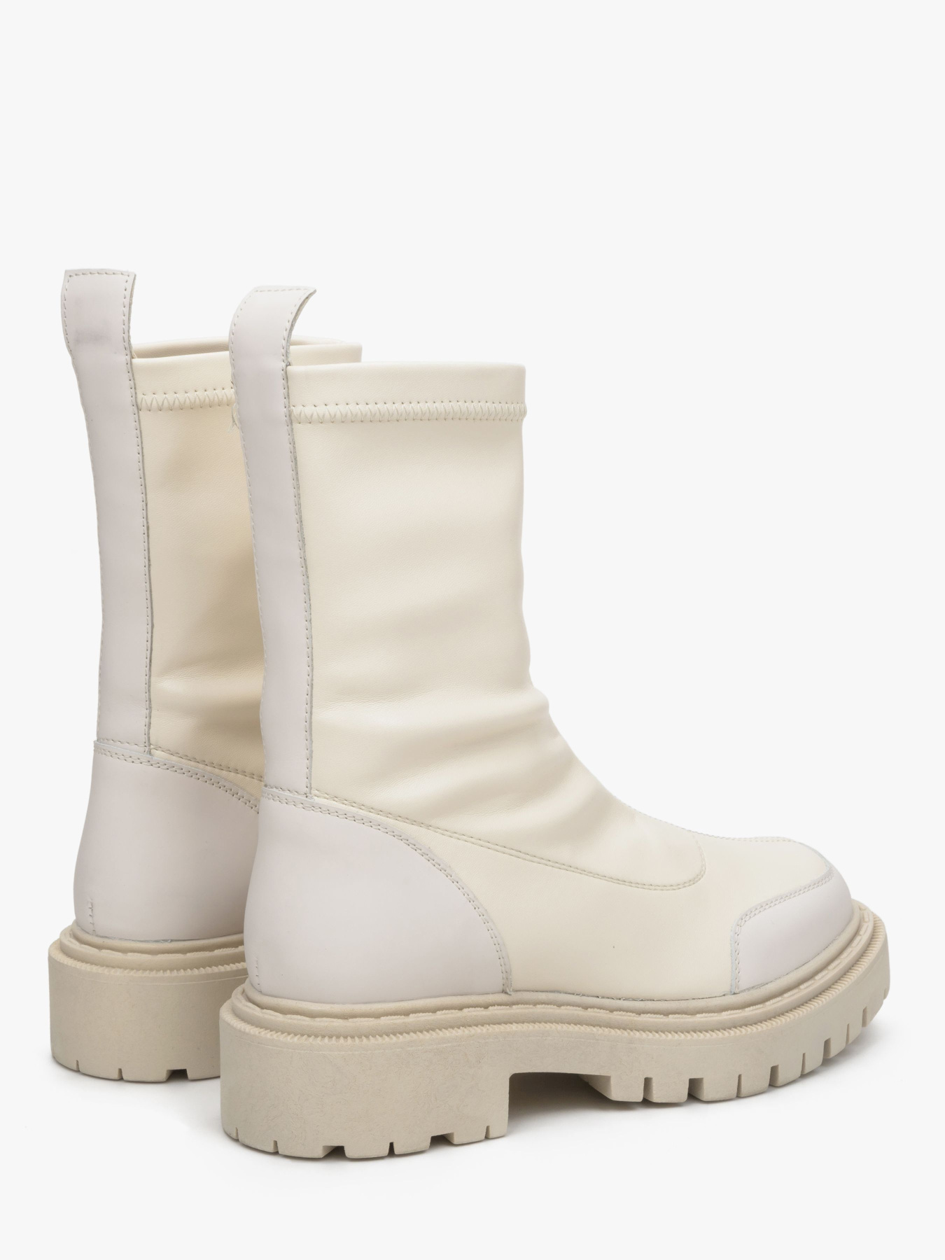 Ботинки и сапоги Estro модель 09-2392221-1201 Фото