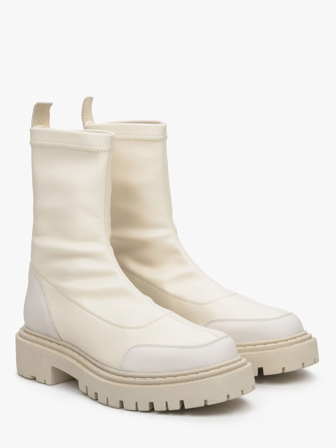 Ботинки и сапоги Estro модель 09-2392221-1201 Фото