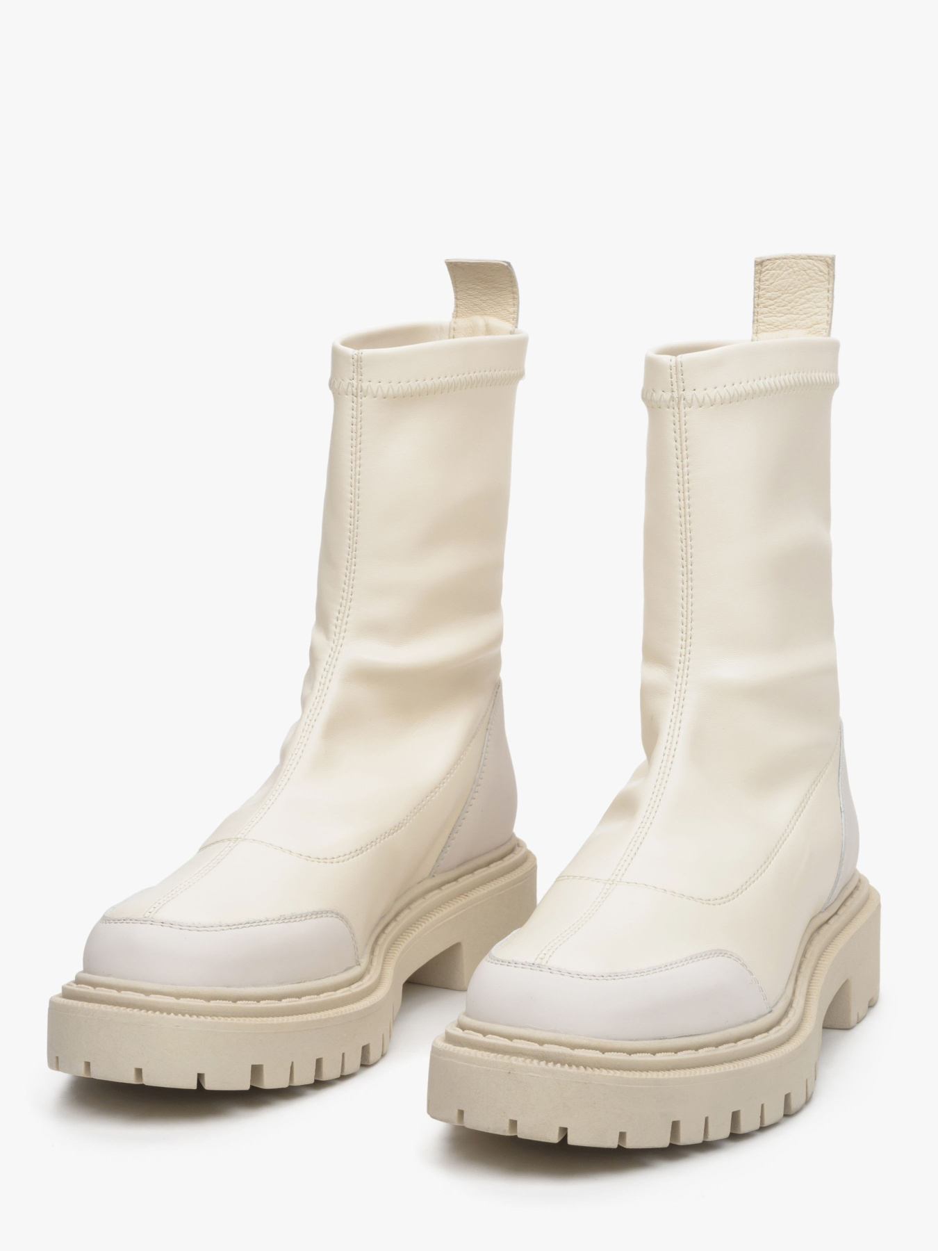 Ботинки и сапоги Estro модель 09-2392221-1201 Фото