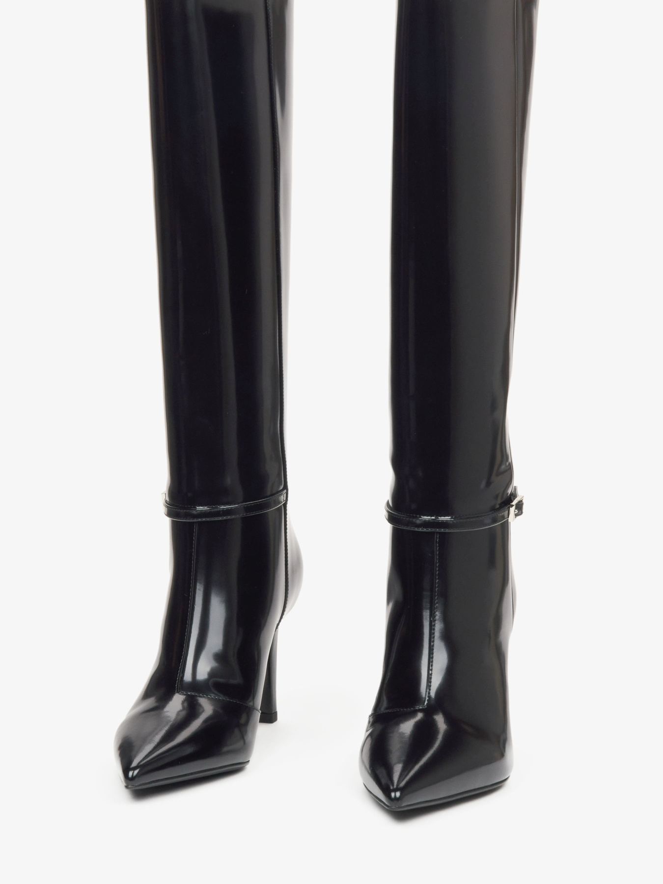 Черевики та чоботи Estro модель 002-102-1-401 Фото