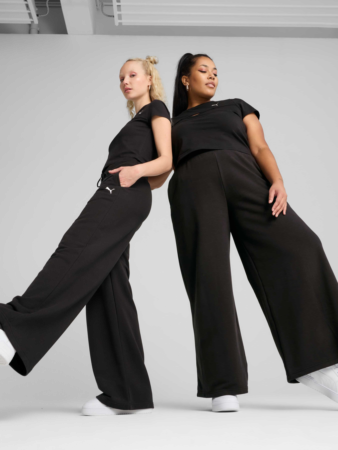 Штаны спортивные PUMA Wardrobe Ess Sweatpants модель 629754 Фото