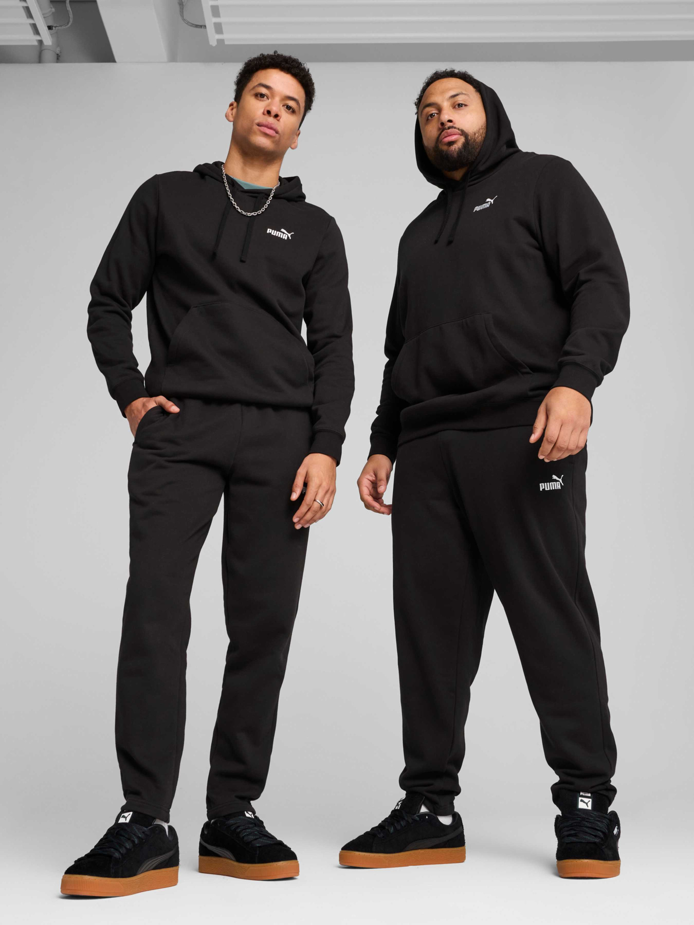 Спортивні штани PUMA Ess No. 1 Logo Sweatpants модель 682610 Фото