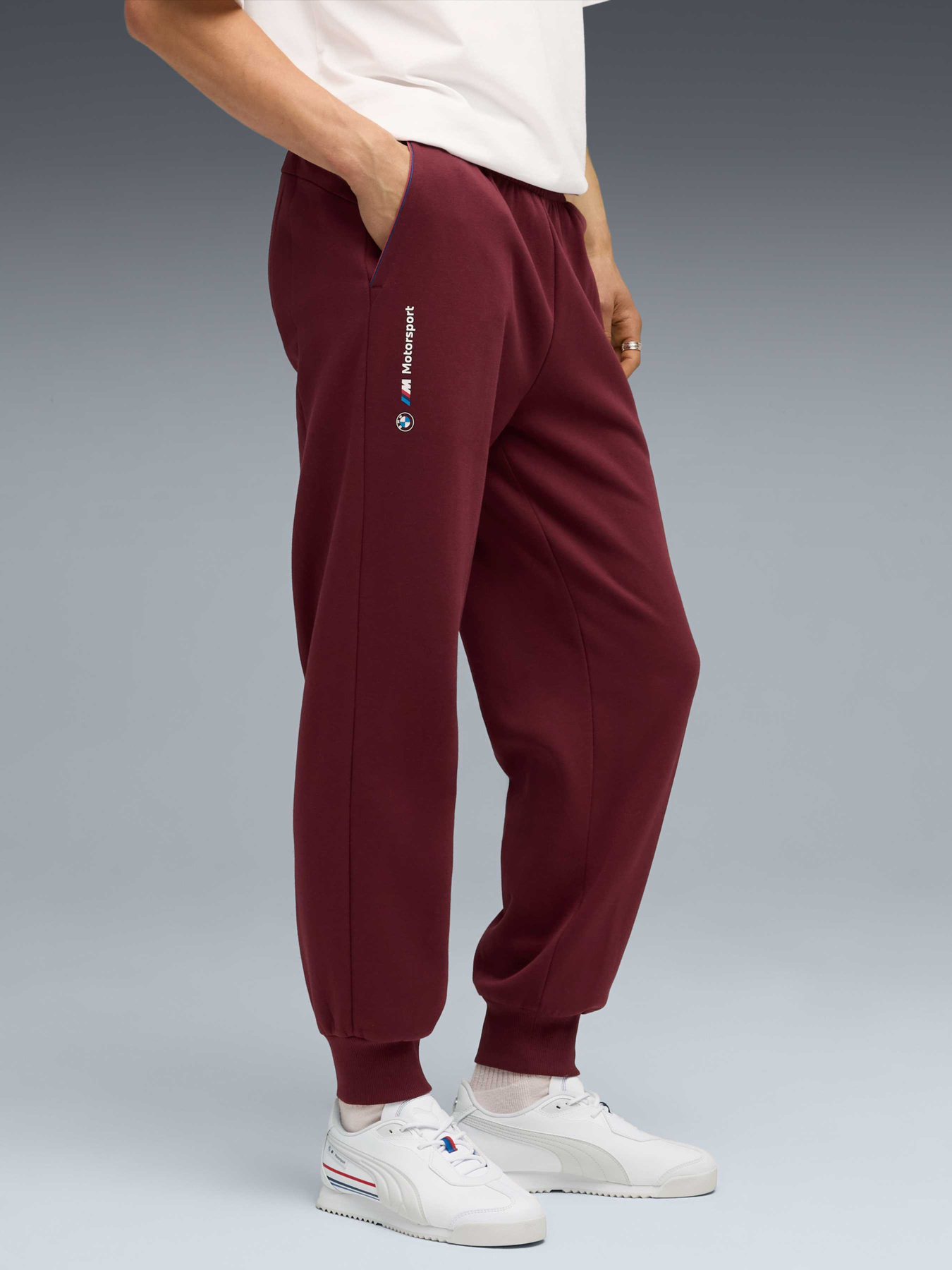 Спортивні штани PUMA Bmw Mms Ess+ Pants Fleece модель 627499 Спортивні штани PUMA Bmw Mms Ess+ Pants Fleece модель 627499 Фото