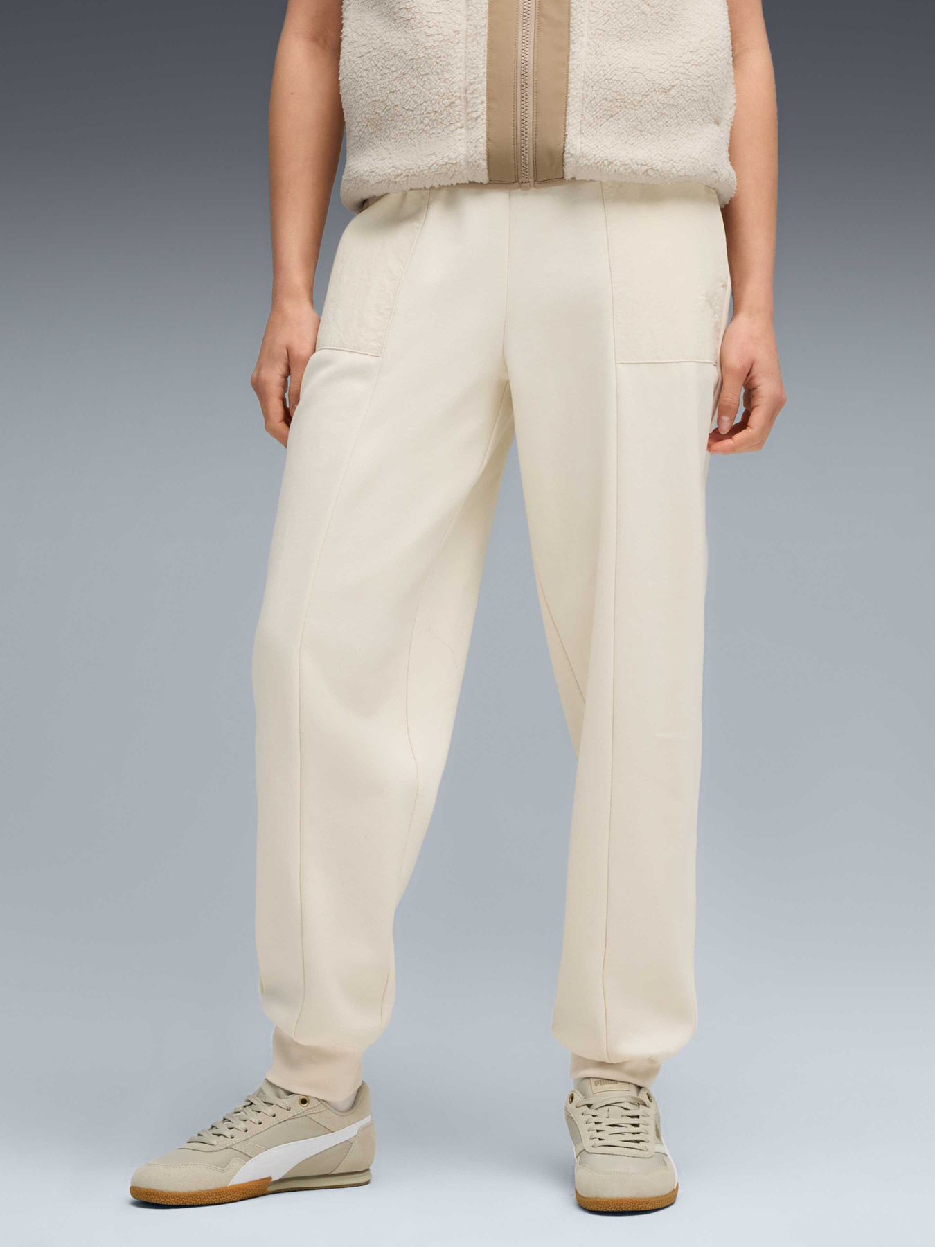 Спортивні штани PUMA Her Comfort Sweatpants модель 688154 Спортивні штани PUMA Her Comfort Sweatpants модель 688154 Фото