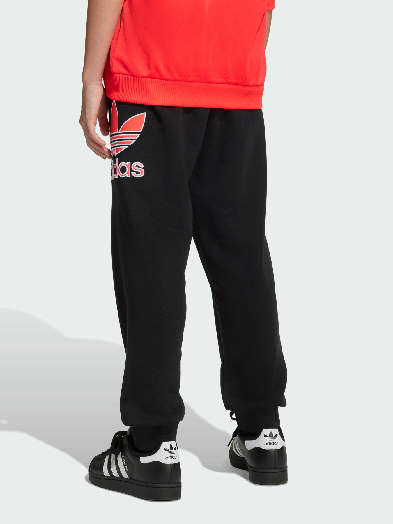 Джогери Adidas Adicolor модель JV7781 Джогери Adidas Adicolor модель JV7781 Фото