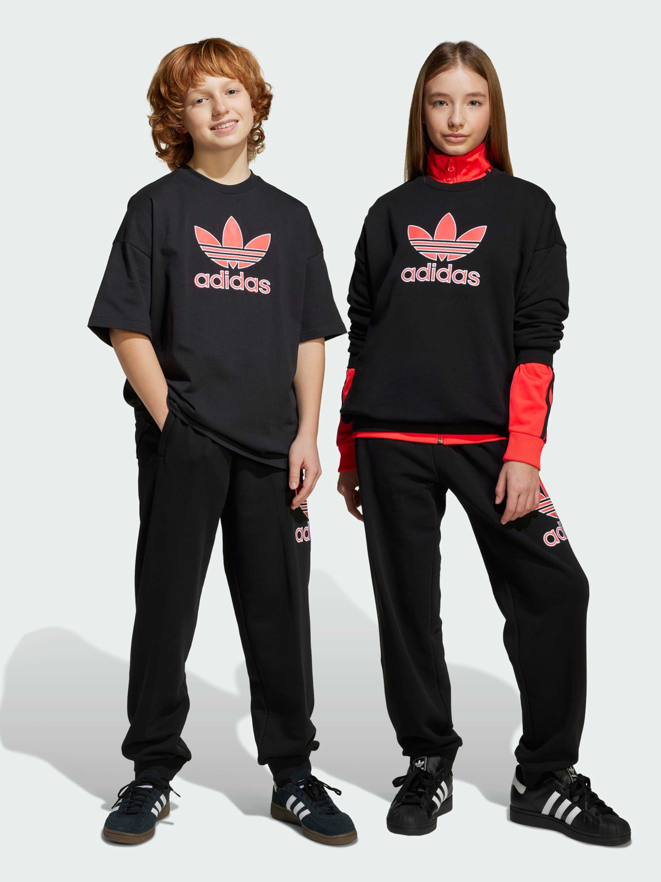 Джогери Adidas Adicolor модель JV7781 Джогери Adidas Adicolor модель JV7781 Фото