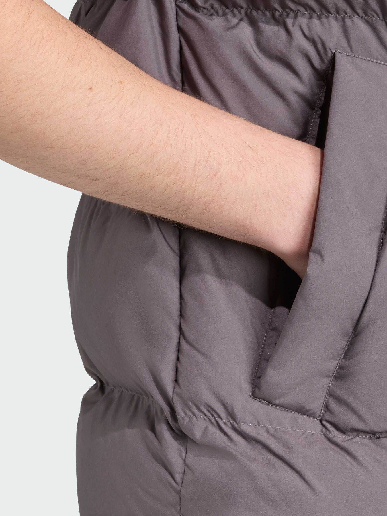 Утеплений жилет Adidas модель JX4125 Фото