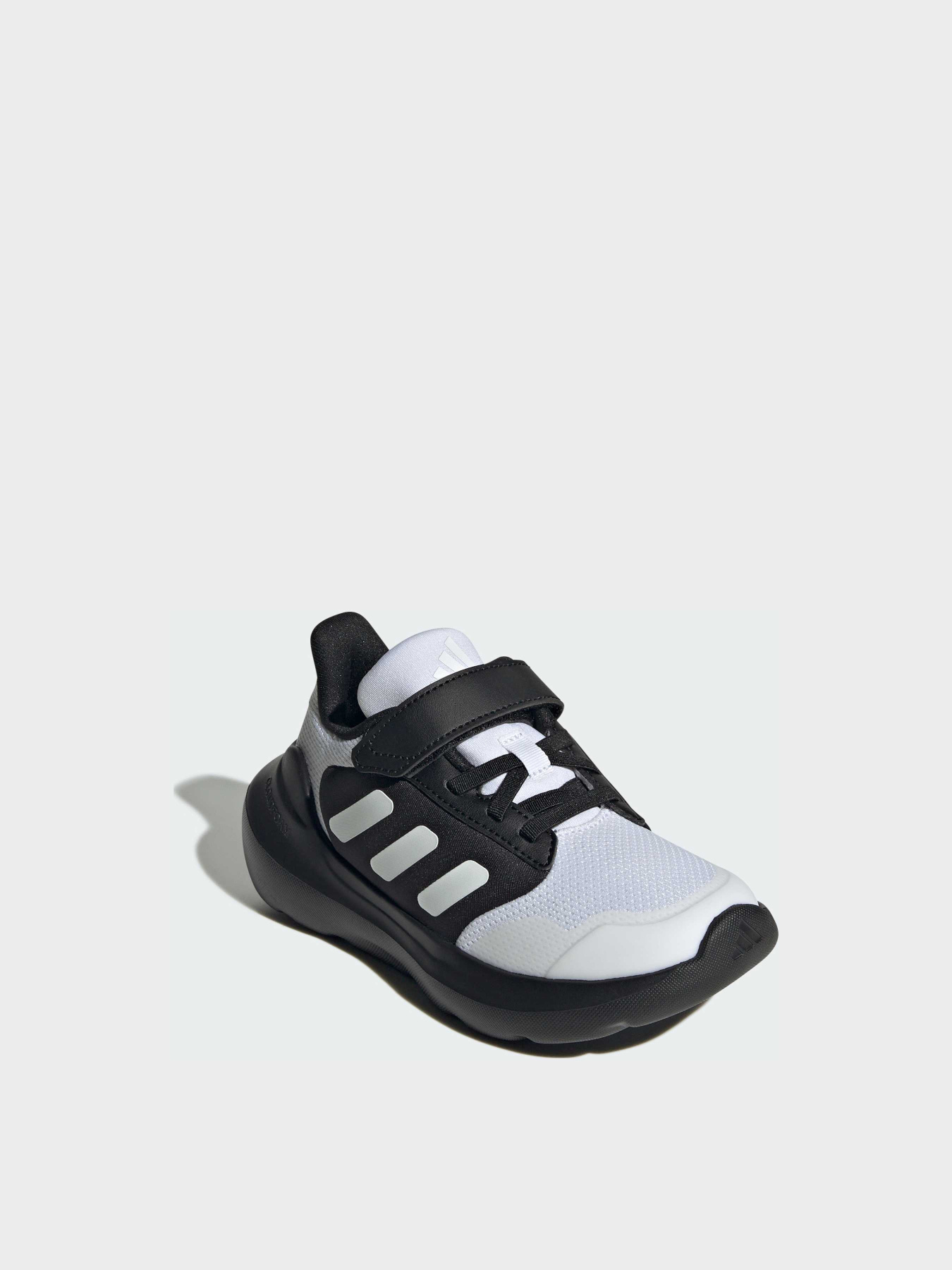 Кроссовки повседневные Adidas модель JR6070 Кроссовки повседневные Adidas модель JR6070 Фото