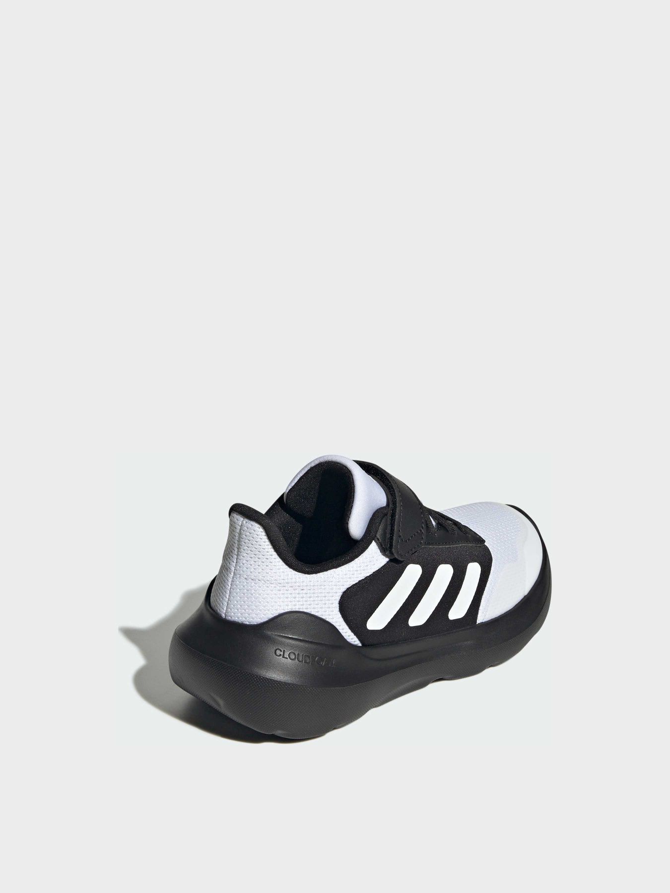 Кроссовки повседневные Adidas модель JR6070 Кроссовки повседневные Adidas модель JR6070 Фото