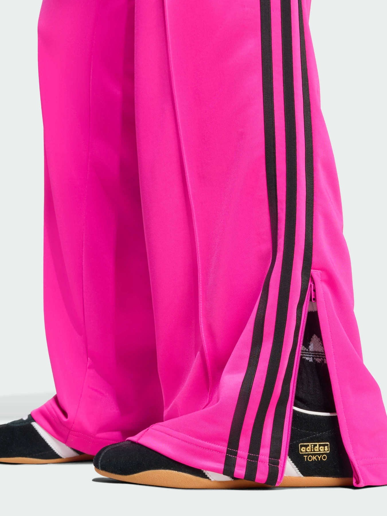 Повседневные штаны Adidas Superstar модель JY2696 Повседневные штаны Adidas Superstar модель JY2696 Фото