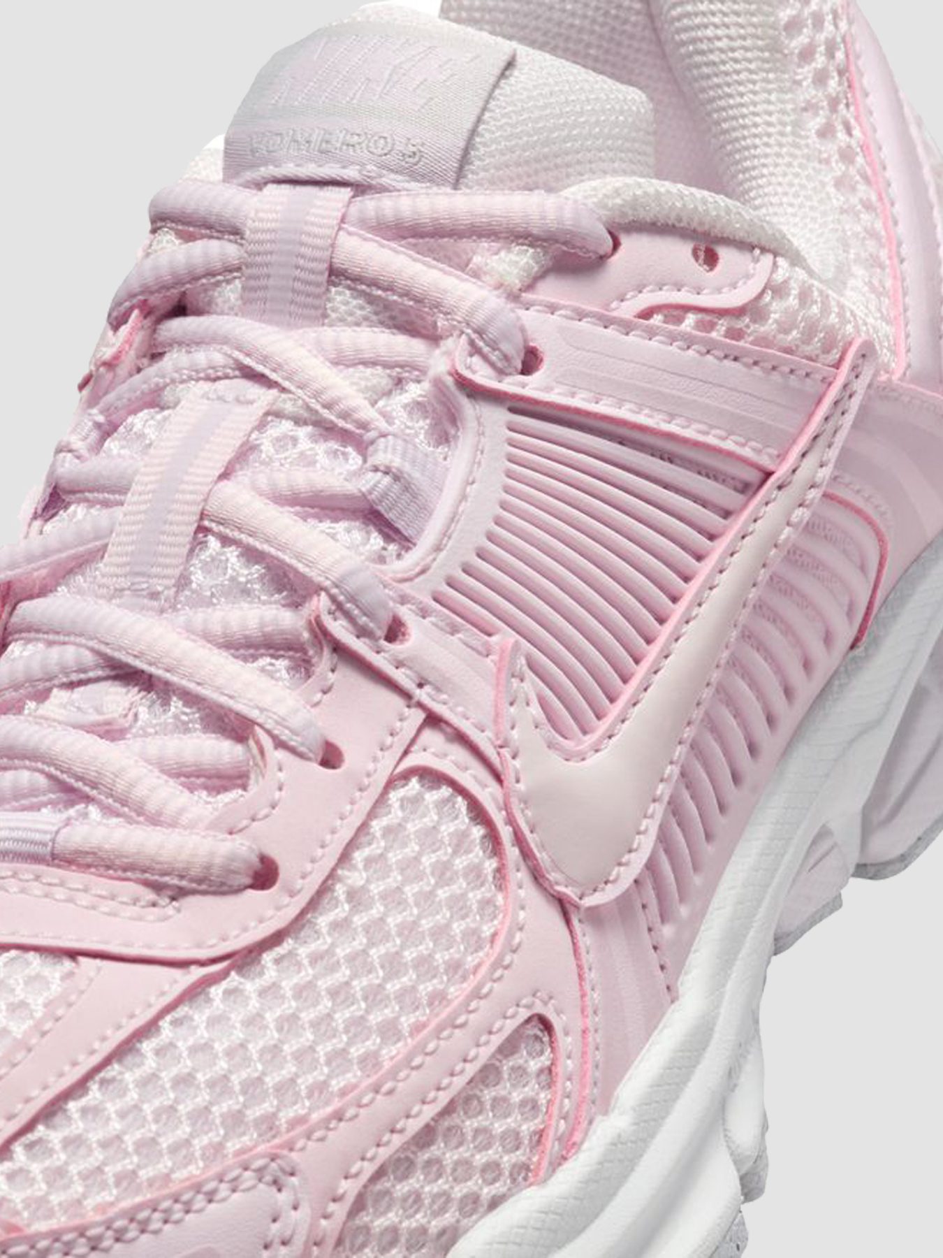 Кроссовки NIKE Zoom Vomero 5 Gs модель HF6998-600 Фото