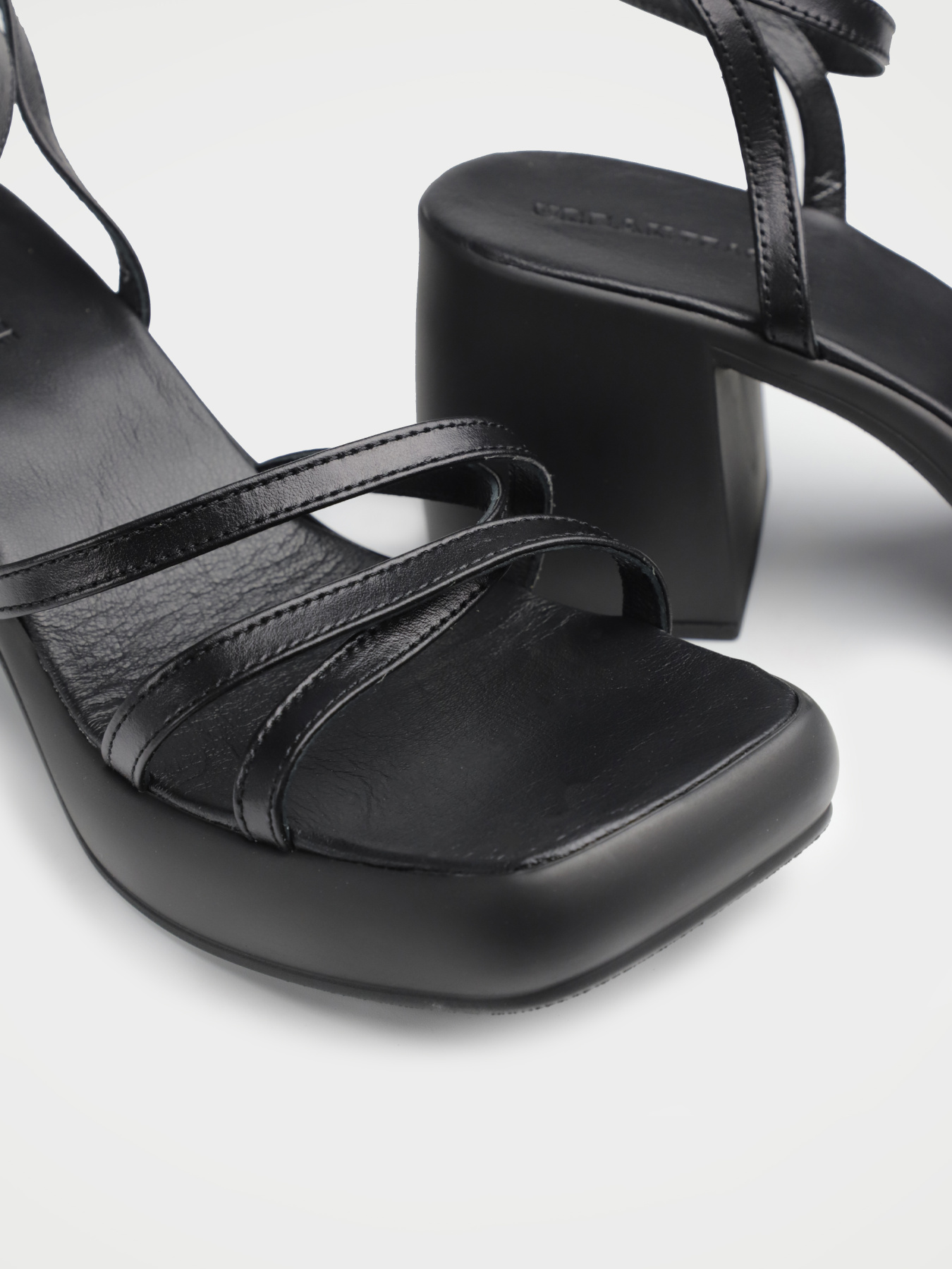 Босоножки URBAN TRACE модель UT2035-1U Фото