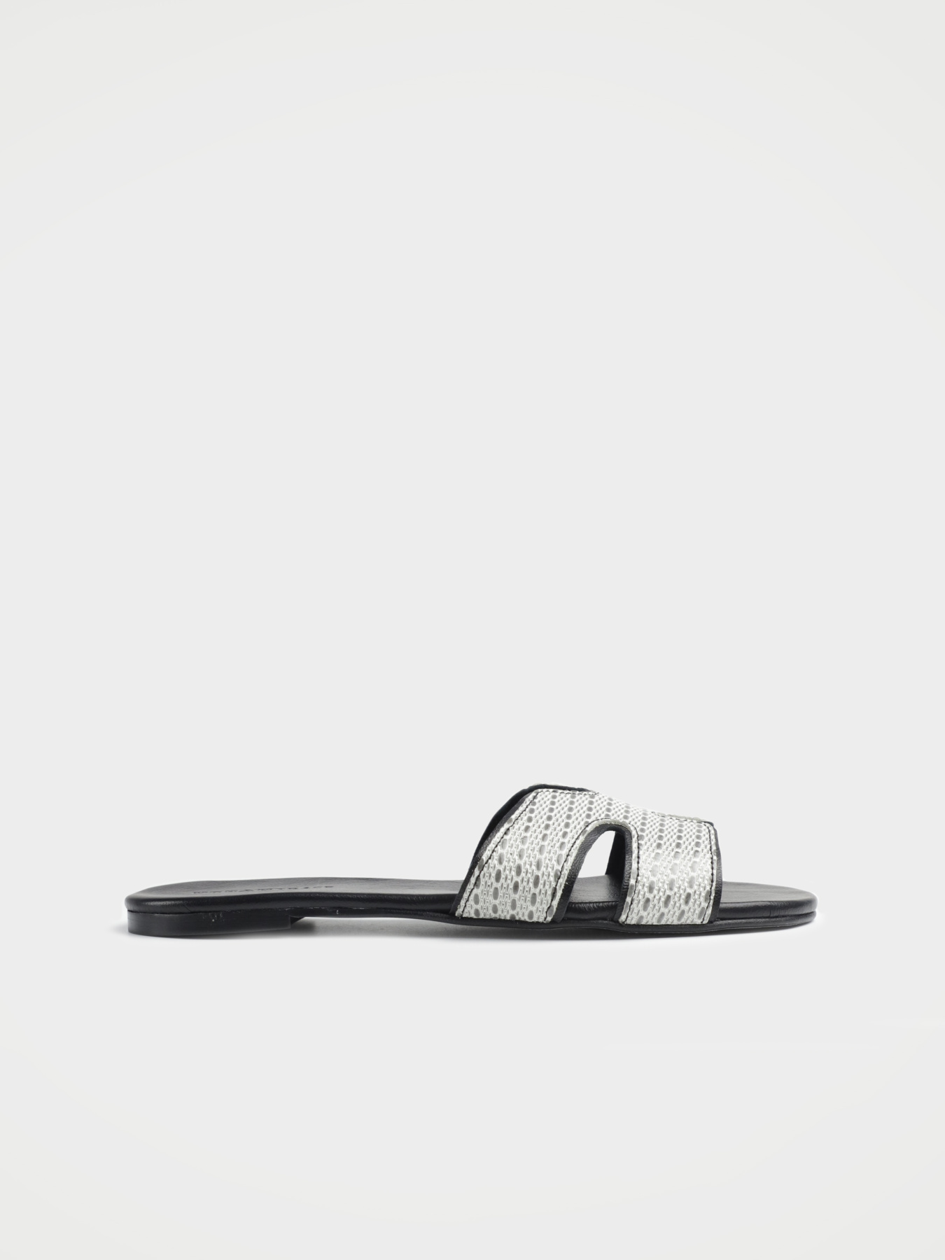 Шлепанцы URBAN TRACE модель UT2040-2U Фото