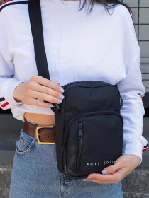 Мессенджер Without модель 8055381 Мессенджер Without модель 8055381 Фото