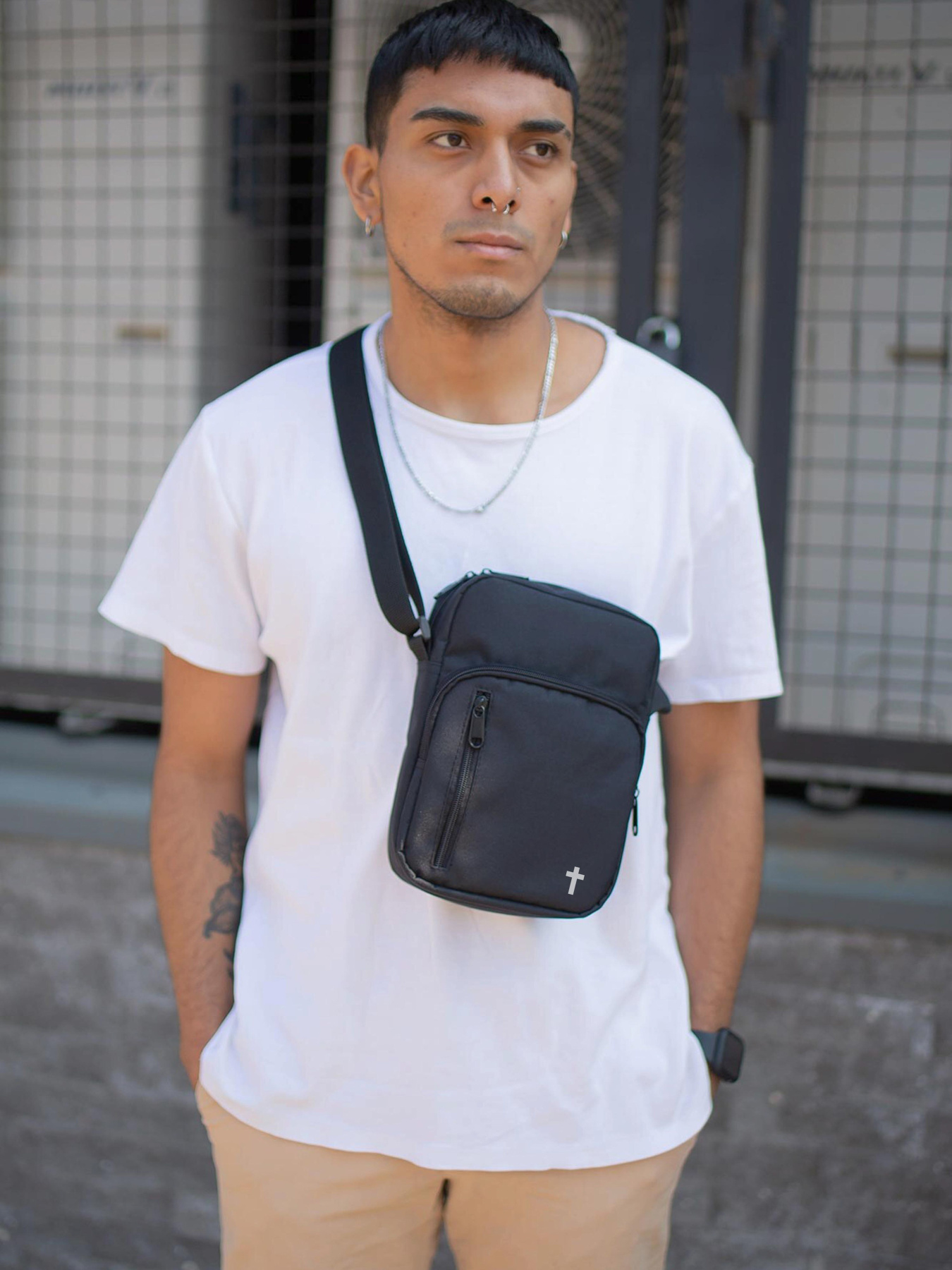 Мессенджер Without модель 8055394 Фото