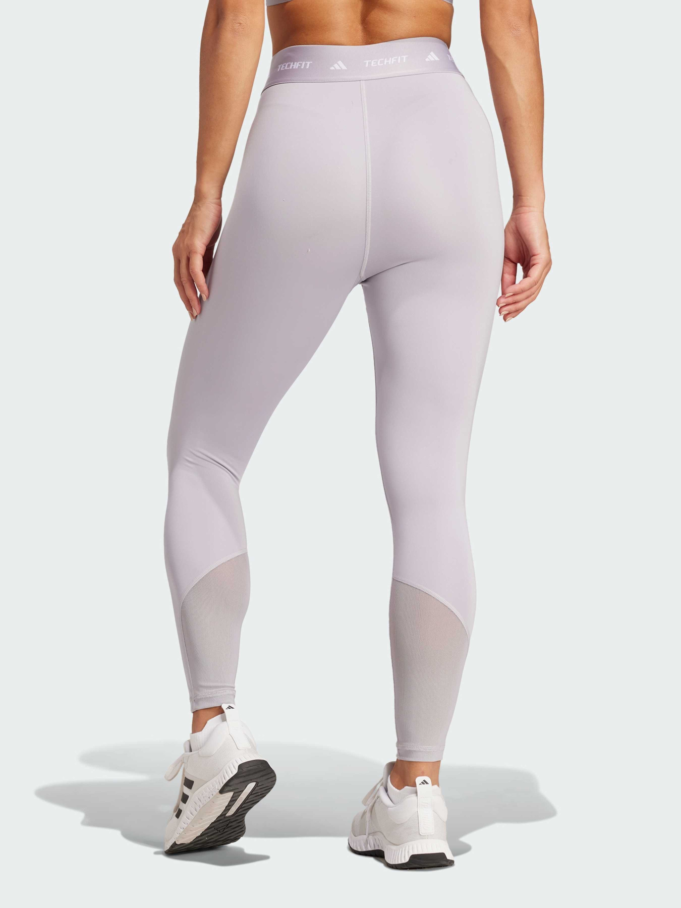 Спортивные леггинсы Adidas 3 Stripes модель IX5006 Спортивные леггинсы Adidas 3 Stripes модель IX5006 Фото