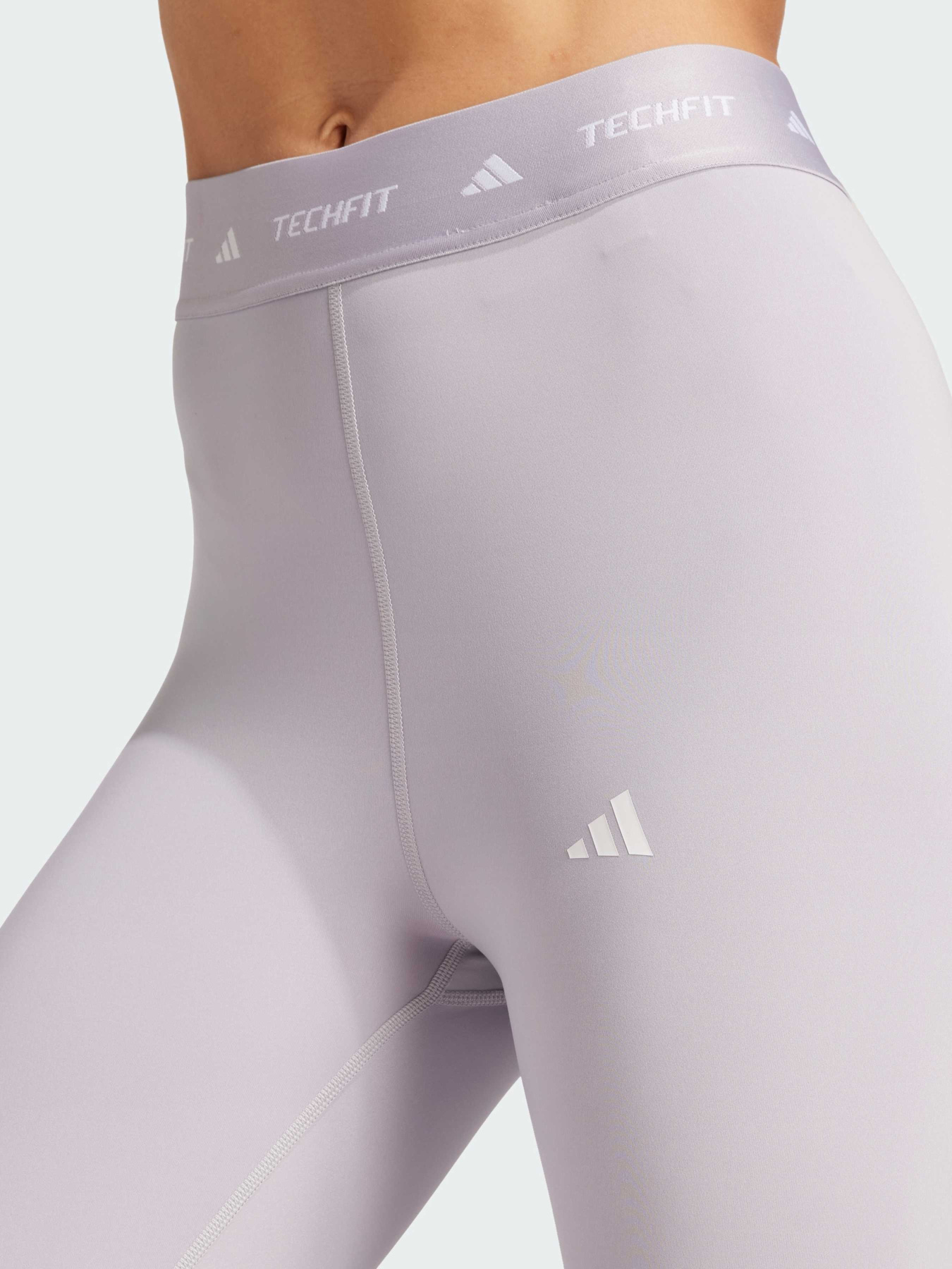 Спортивные леггинсы Adidas 3 Stripes модель IX5006 Спортивные леггинсы Adidas 3 Stripes модель IX5006 Фото