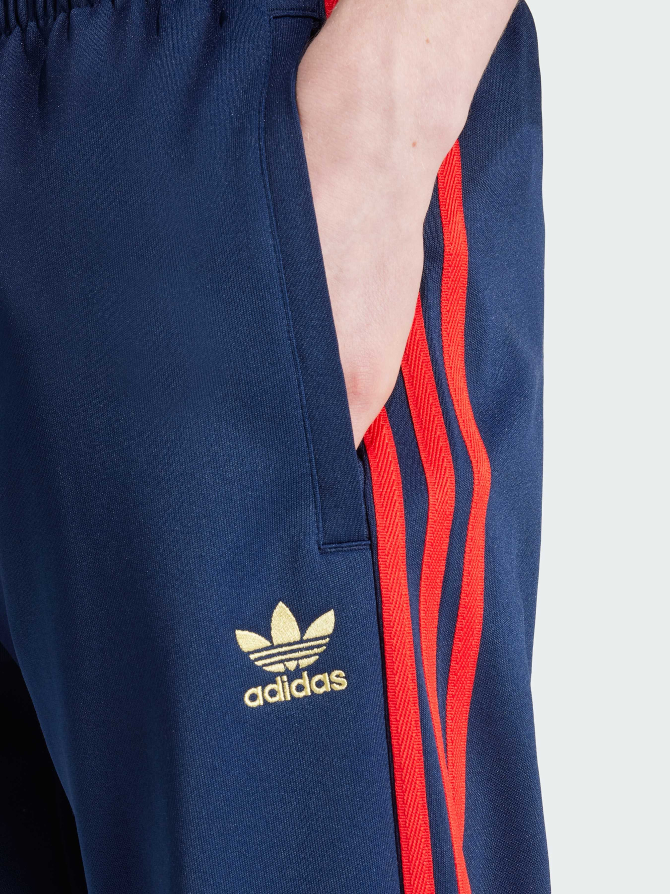Спортивні штани Adidas модель IY9870 Спортивні штани Adidas модель IY9870 Фото