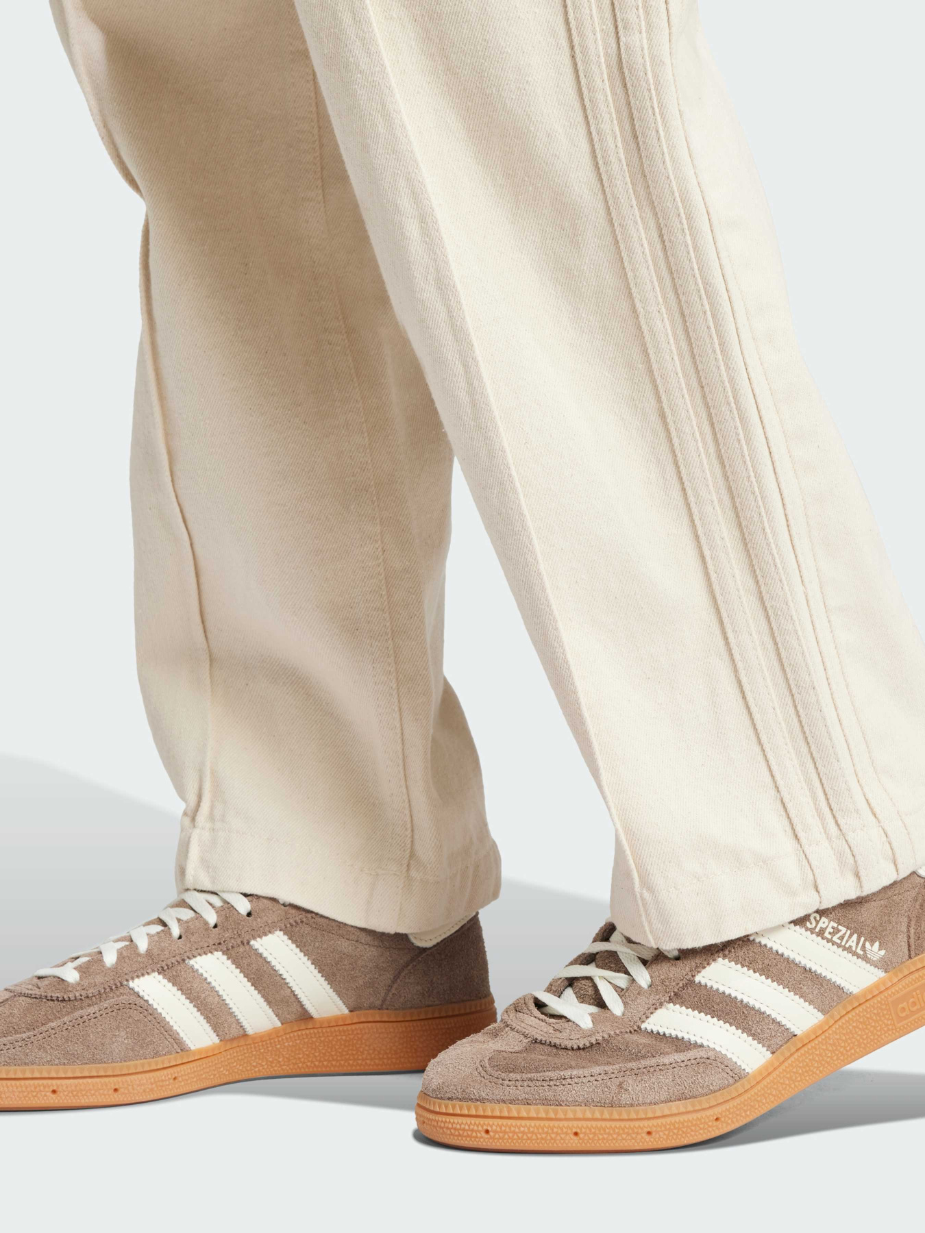 Широкие джинсы Adidas модель IW5753 Фото