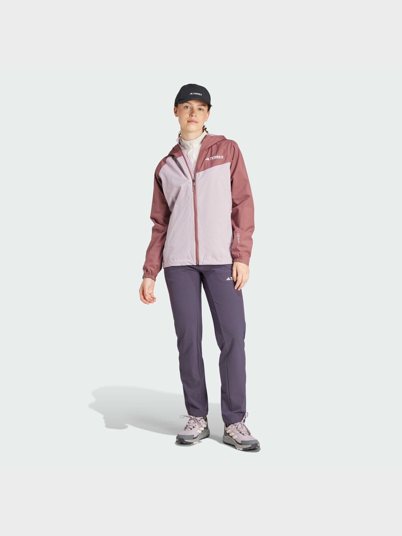 Ветровка Adidas модель JG8892 Ветровка Adidas модель JG8892 Фото