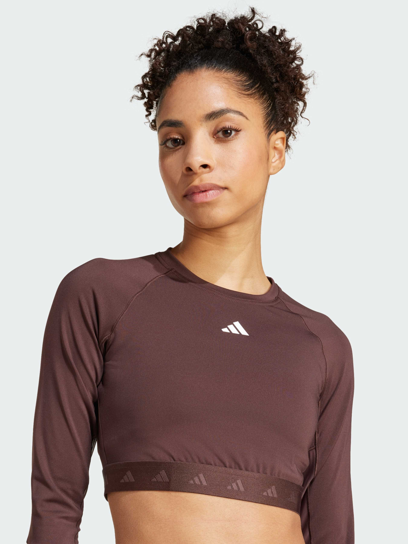 Спортивная кофта Adidas модель IX3247 Спортивная кофта Adidas модель IX3247 Фото