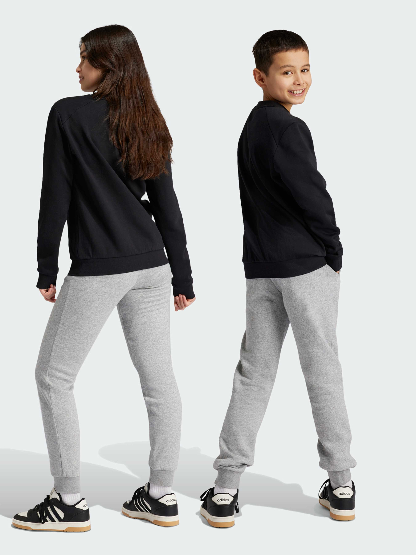 Спортивний костюм Adidas модель IX9518 Фото