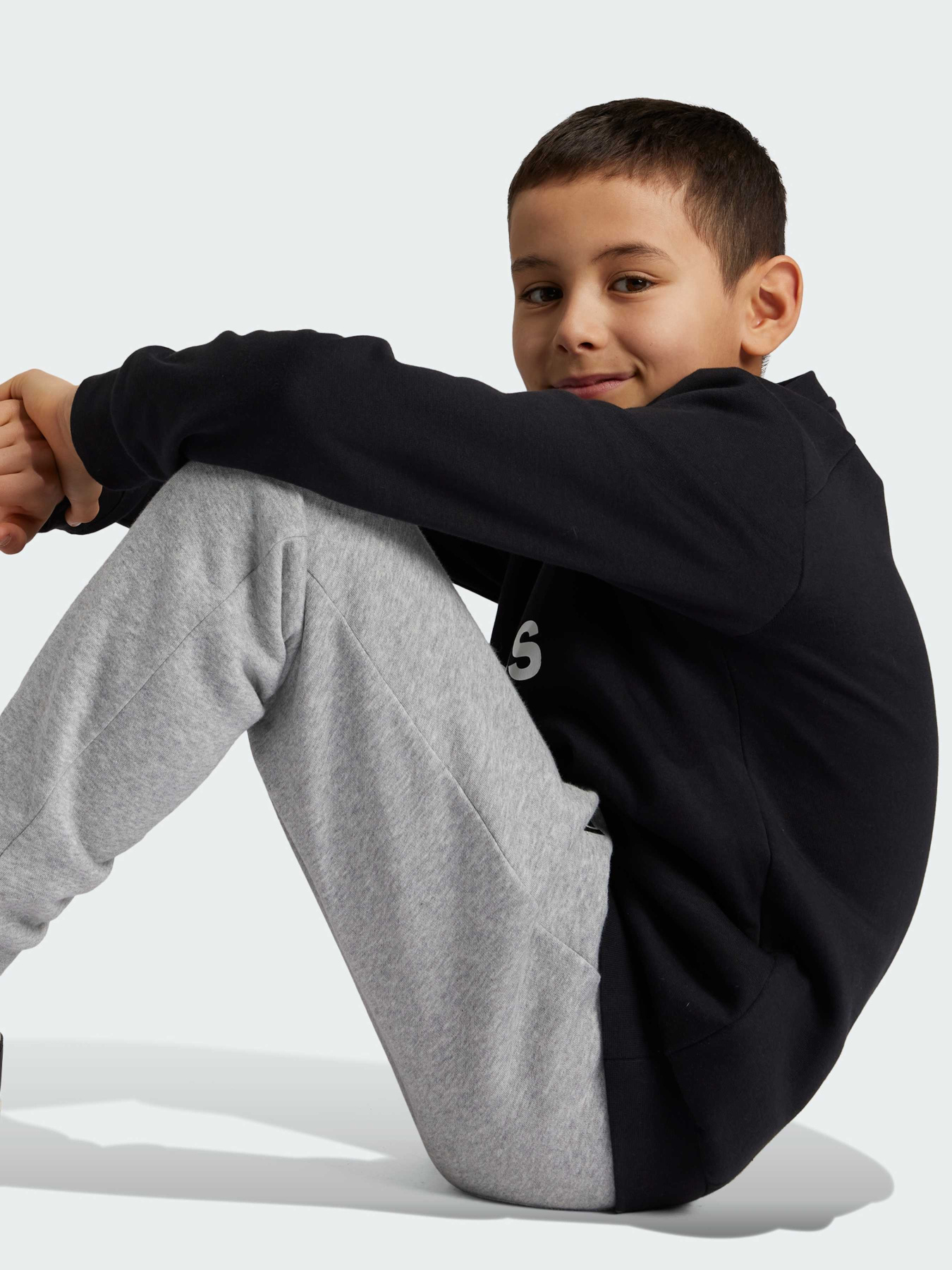 Спортивний костюм Adidas модель IX9518 Фото