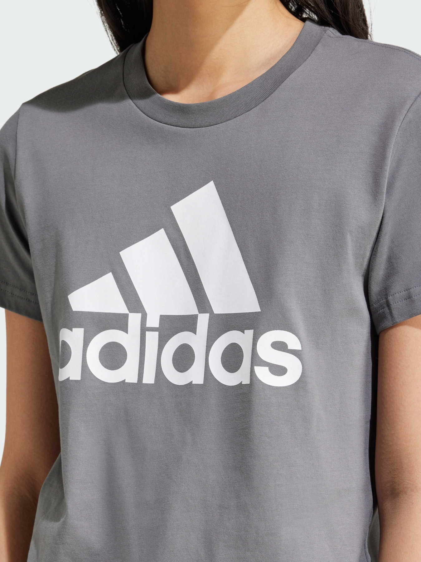 Футболка Adidas модель IY6711 Фото