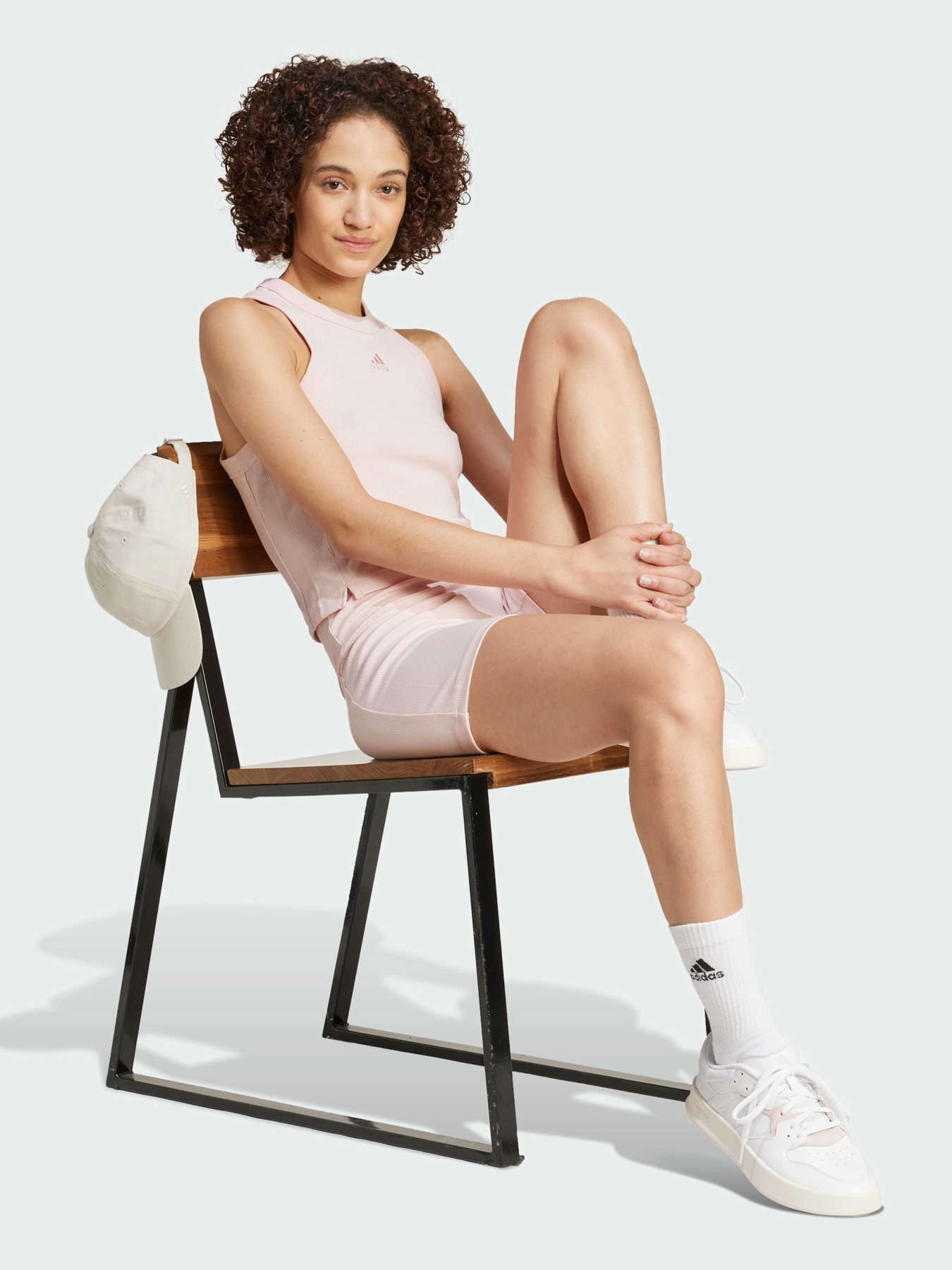 Топ Adidas модель IY6735 Фото