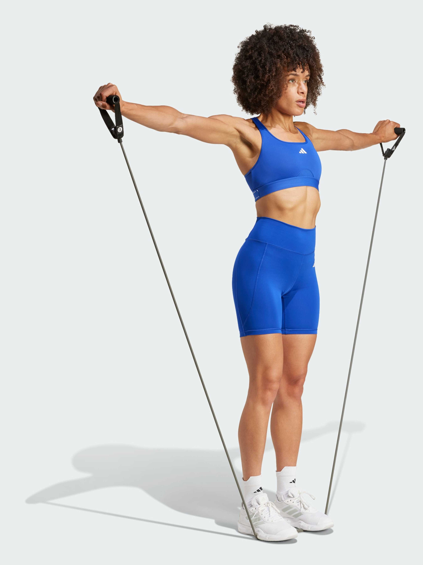 Топ спортивный Adidas модель IY7710 Фото