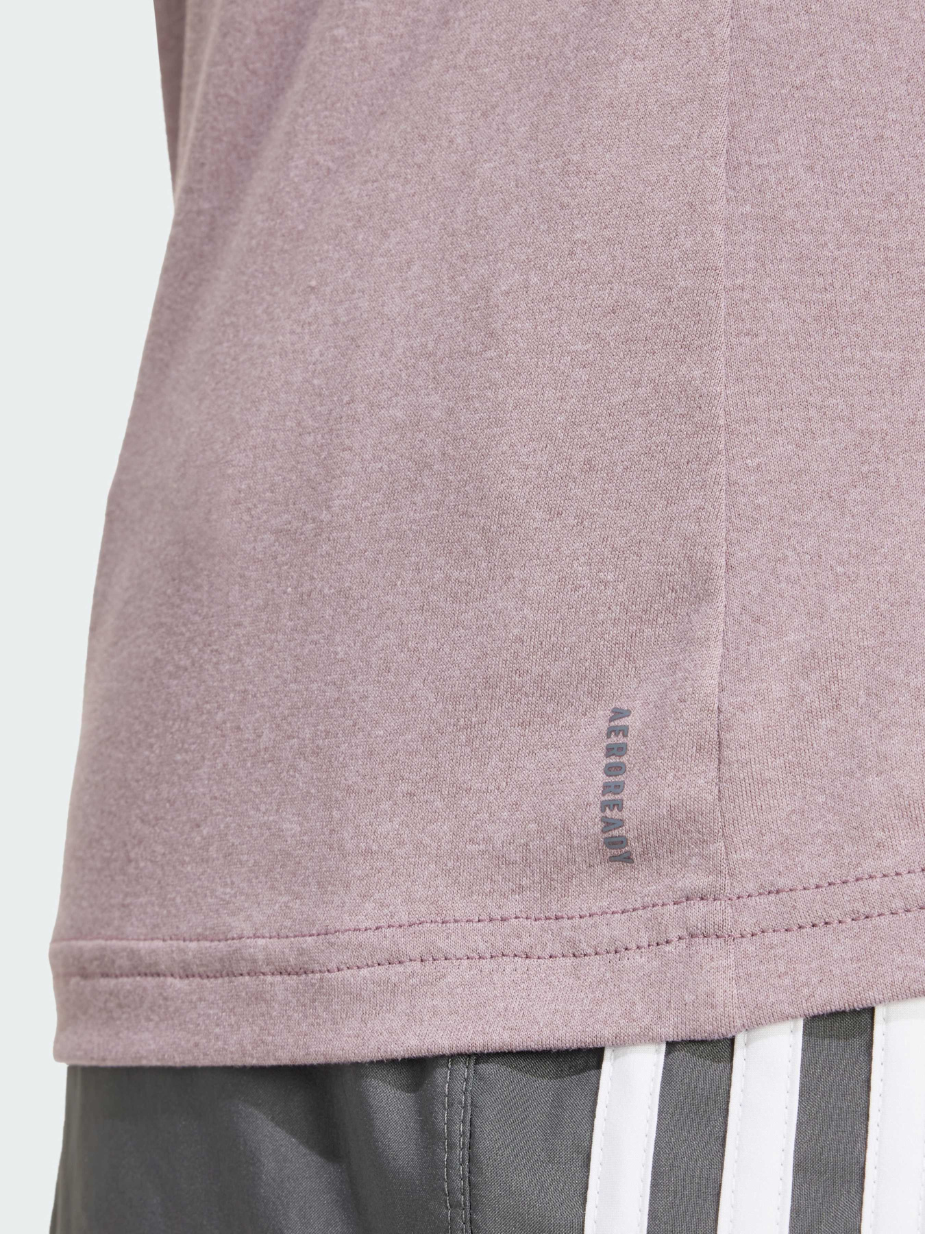 Футболка спортивная Adidas модель IZ3312 Футболка спортивная Adidas модель IZ3312 Фото