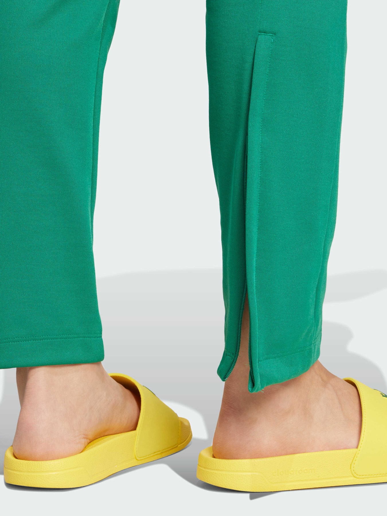 Штани повсякденні Adidas Tiro модель IZ2058 Фото