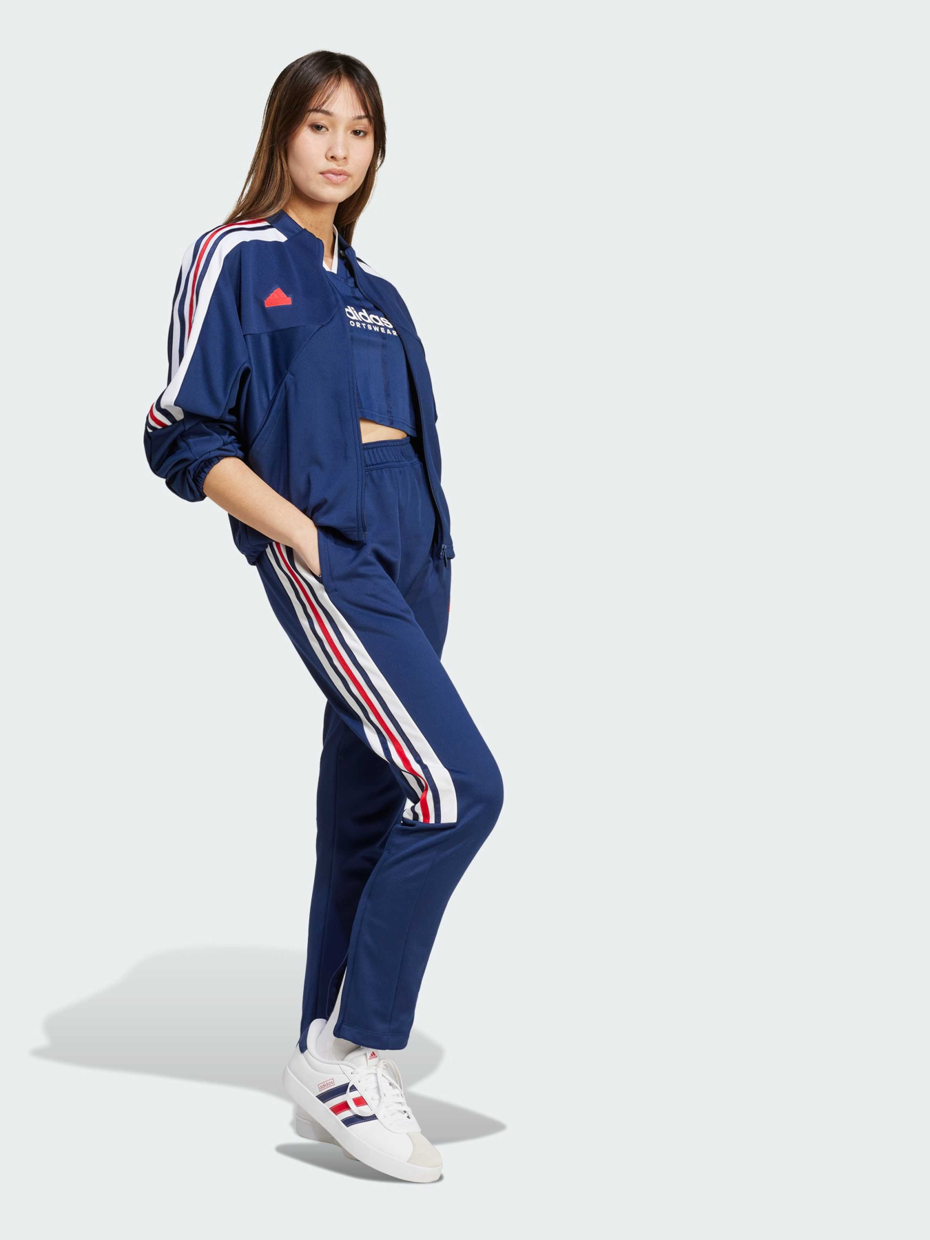 Повседневные штаны Adidas Tiro модель IZ2066 Фото