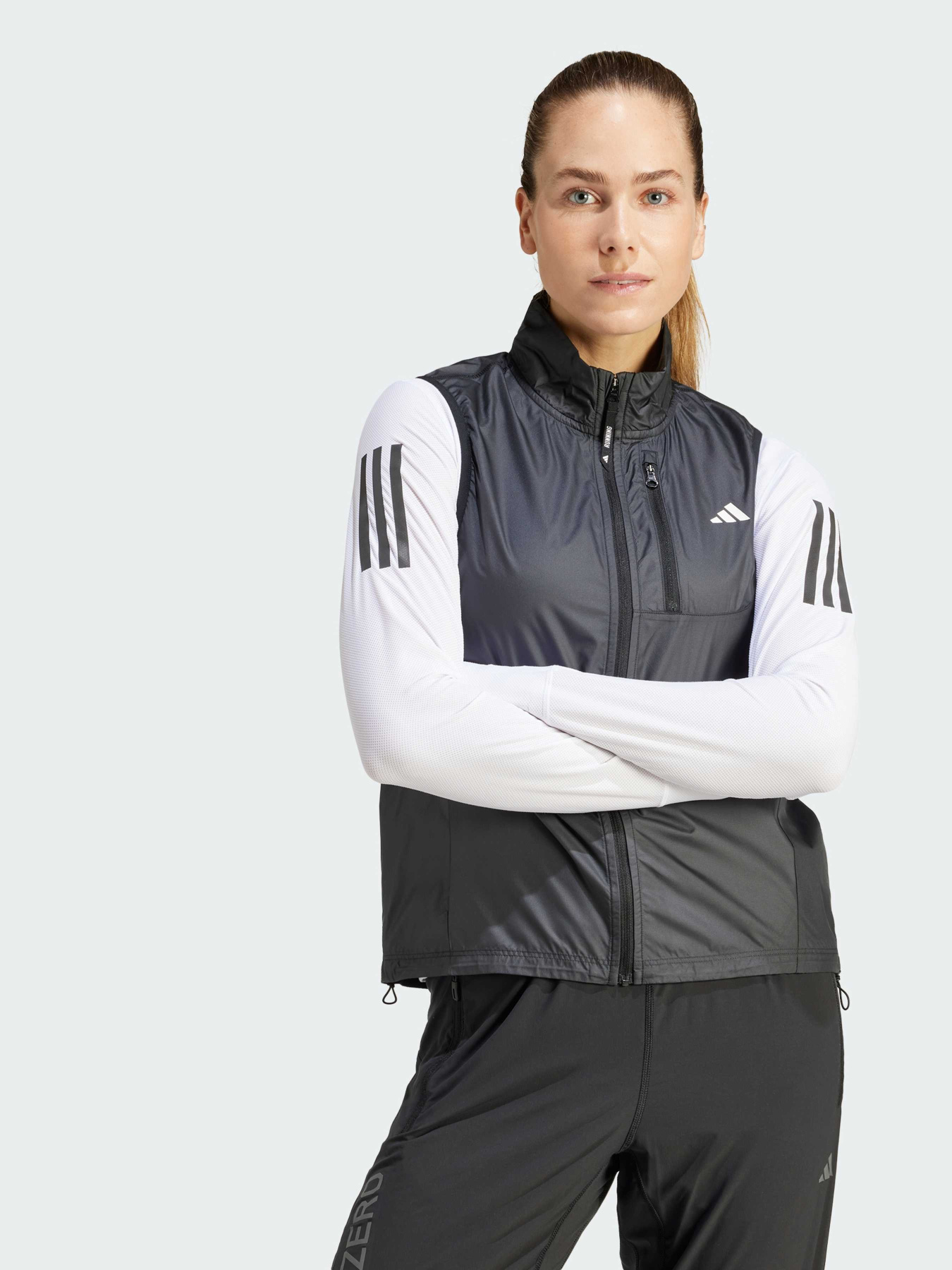 Утепленный жилет Adidas модель IK7446 Фото