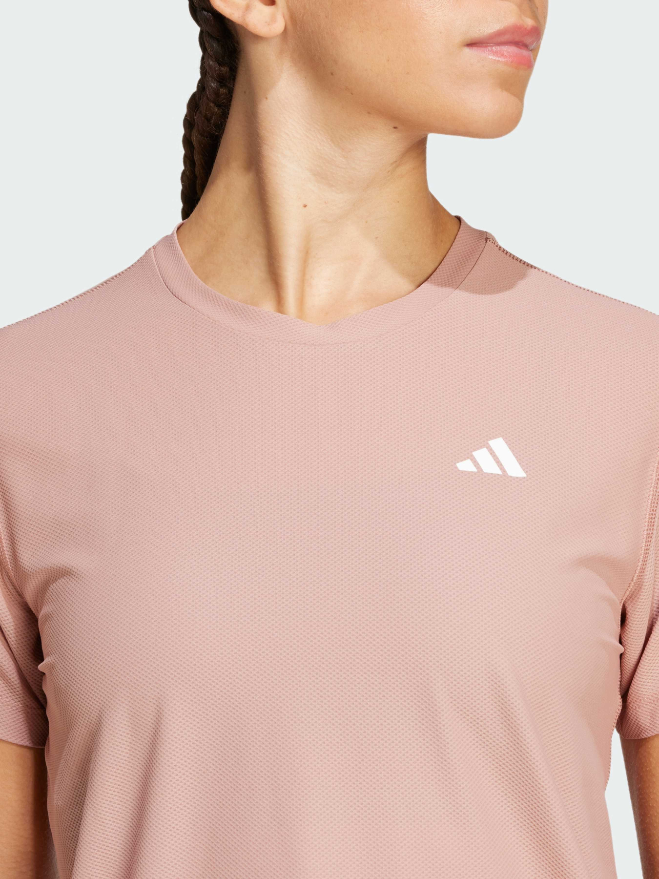 Футболка спортивная Adidas модель JD6429 Футболка спортивная Adidas модель JD6429 Фото