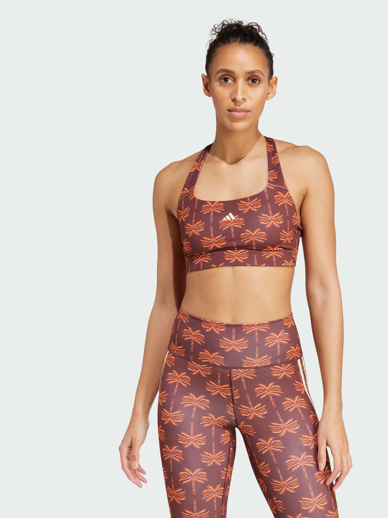 Топ спортивный Adidas модель JE4031 Фото