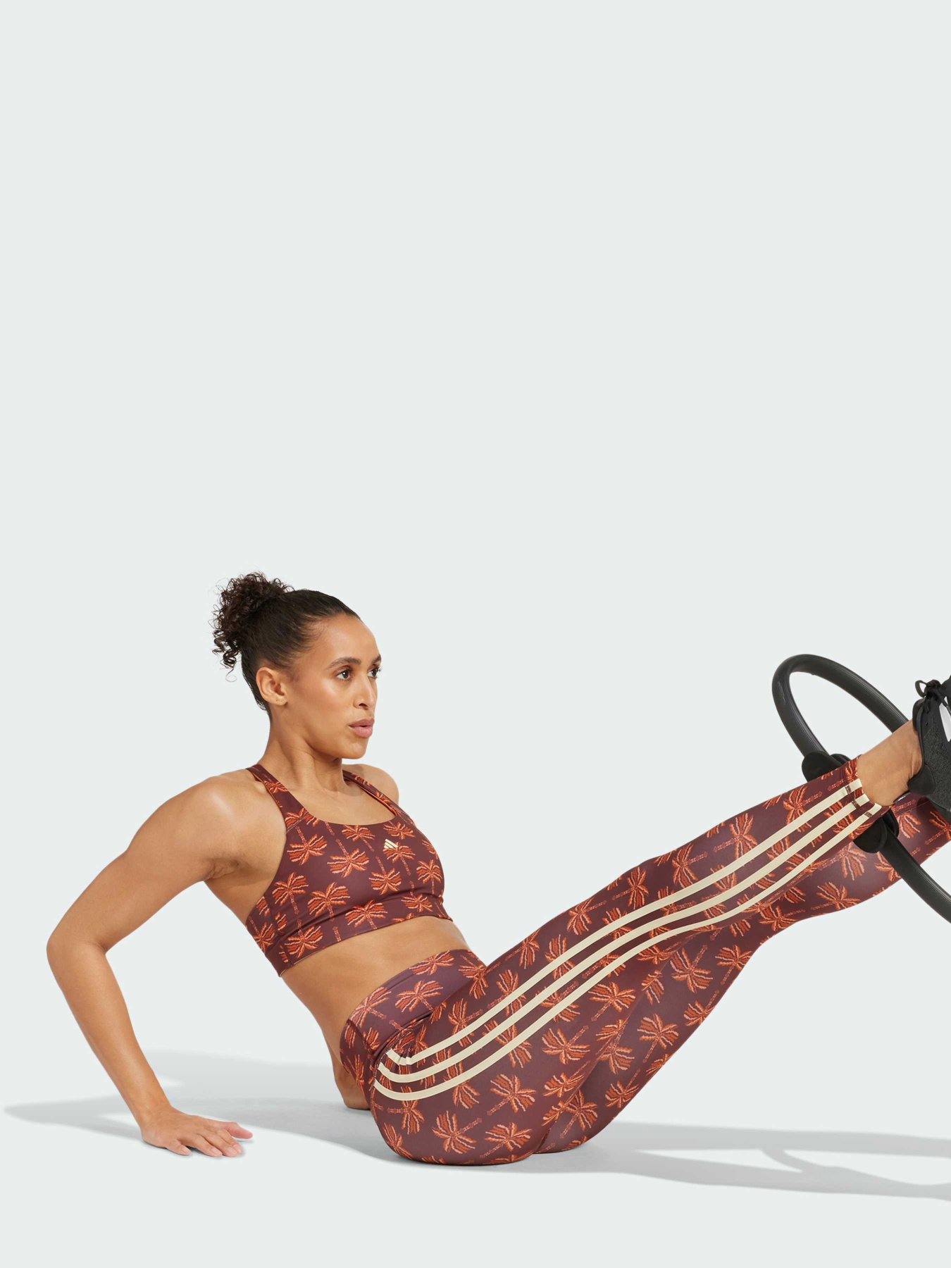 Спортивний топ Adidas модель JE4031 Фото