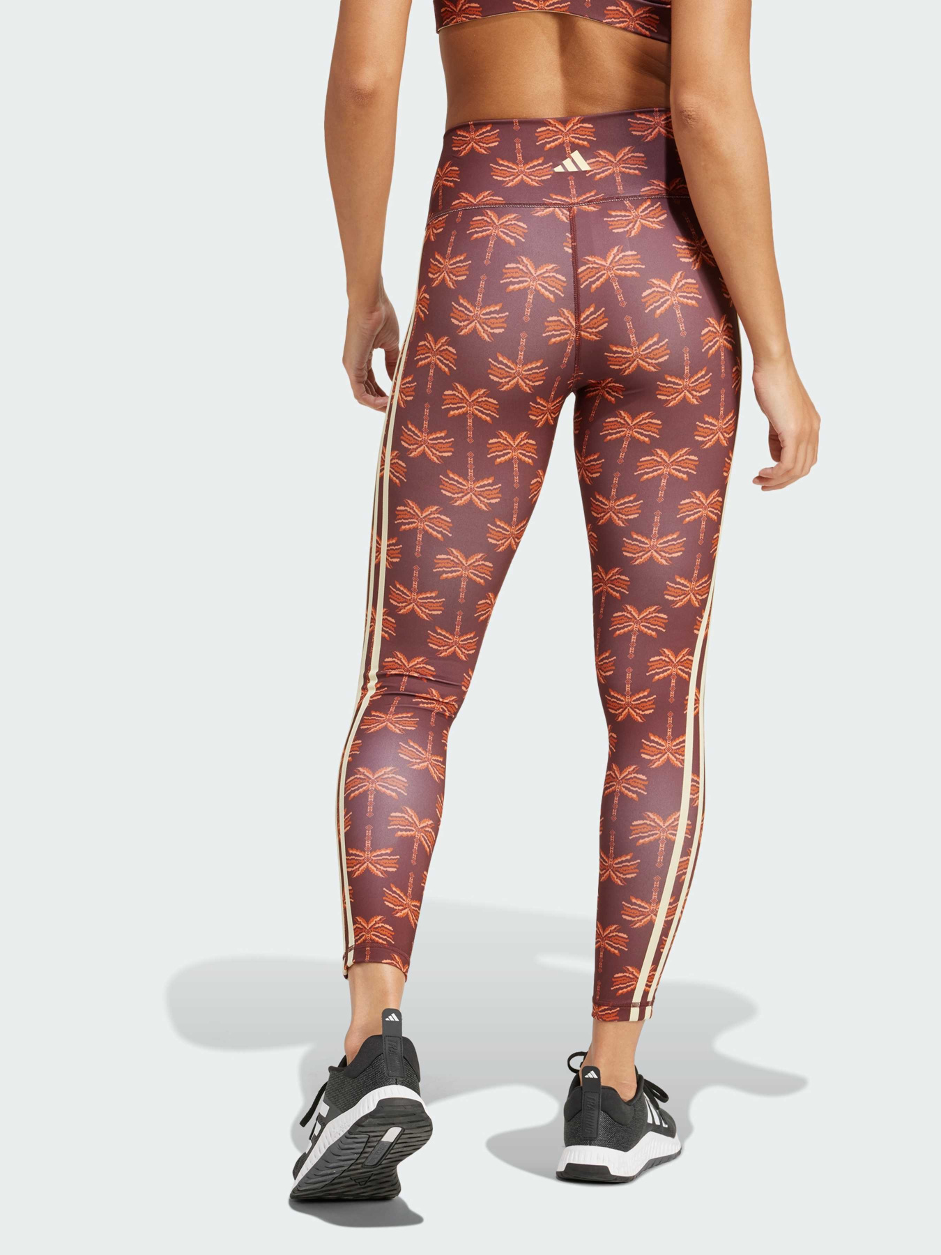 Спортивные леггинсы Adidas модель JE6450 Спортивные леггинсы Adidas модель JE6450 Фото