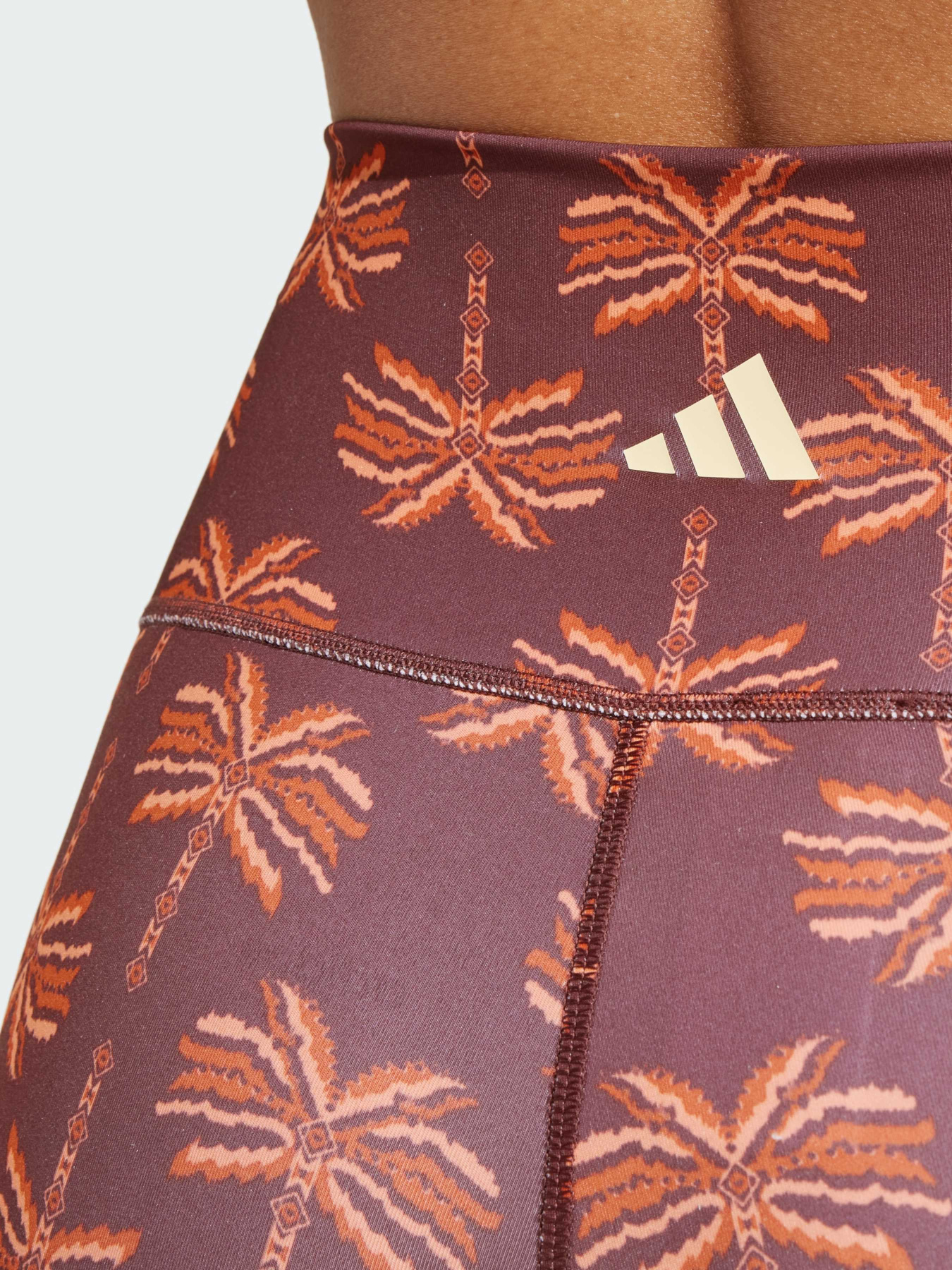 Спортивные леггинсы Adidas модель JE6450 Спортивные леггинсы Adidas модель JE6450 Фото