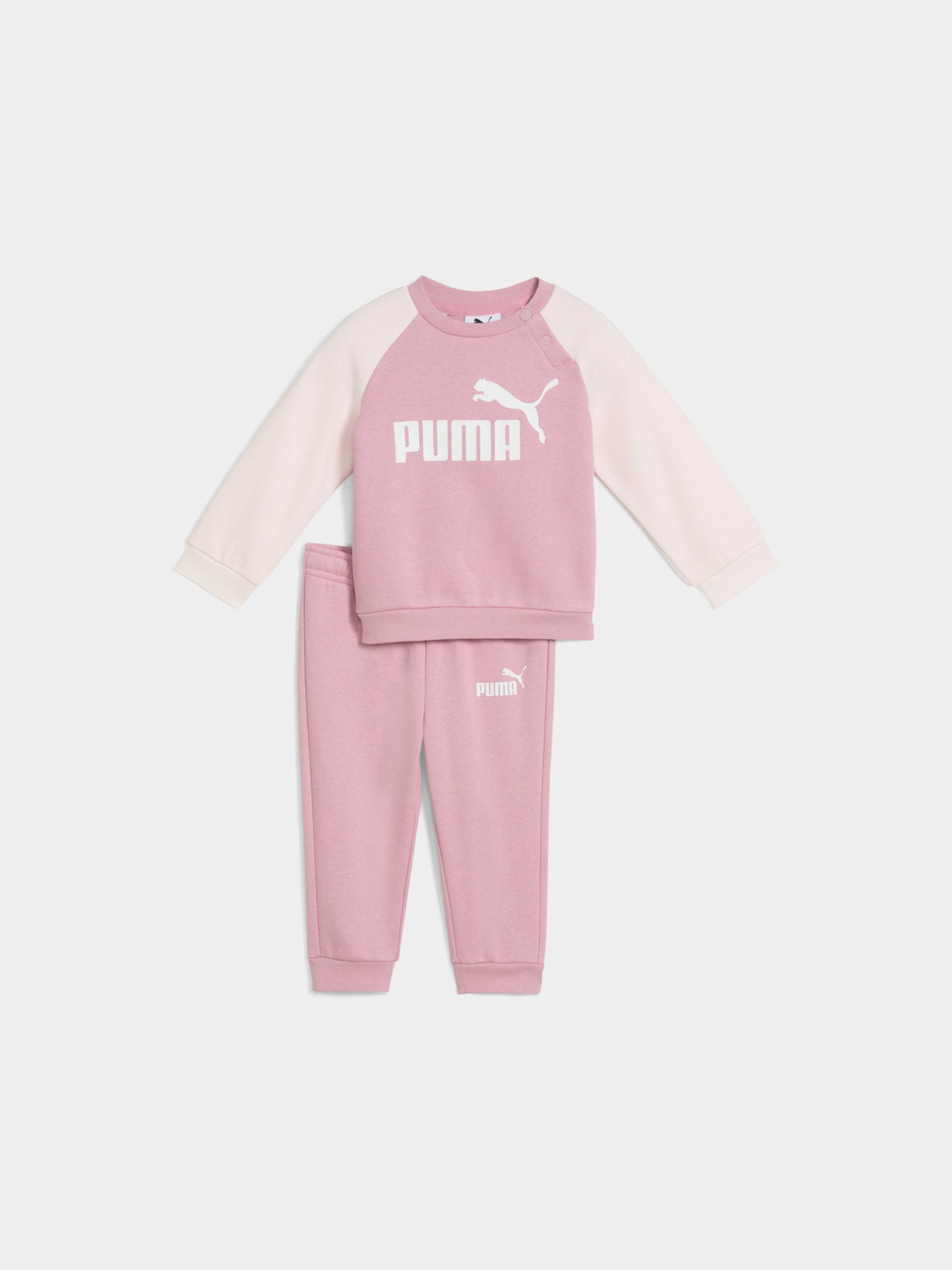 Спортивный костюм PUMA Ess Raglan Crew Set модель 686281 Спортивный костюм PUMA Ess Raglan Crew Set модель 686281 Фото