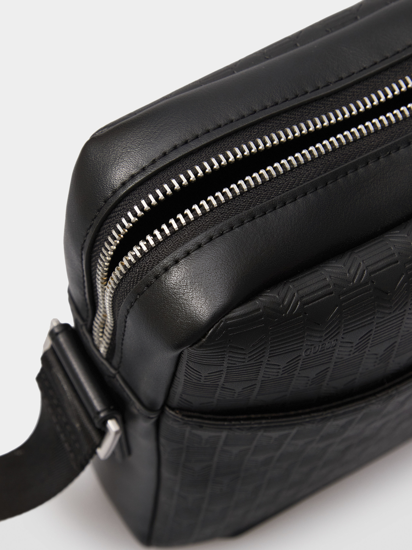 Сумки GUESS модель HMTODE-P5159-BLA Фото