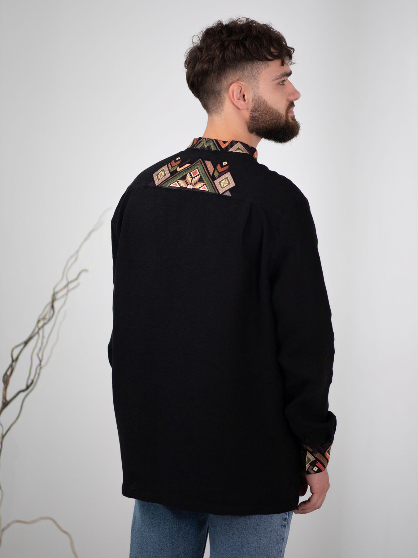 Вышитая рубашка Едельвіка модель 255-25-00black Фото