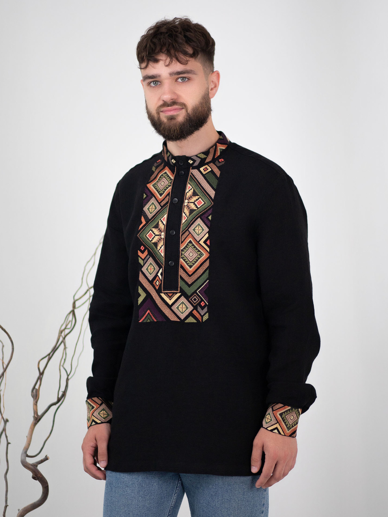 Вышитая рубашка Едельвіка модель 255-25-00black Фото