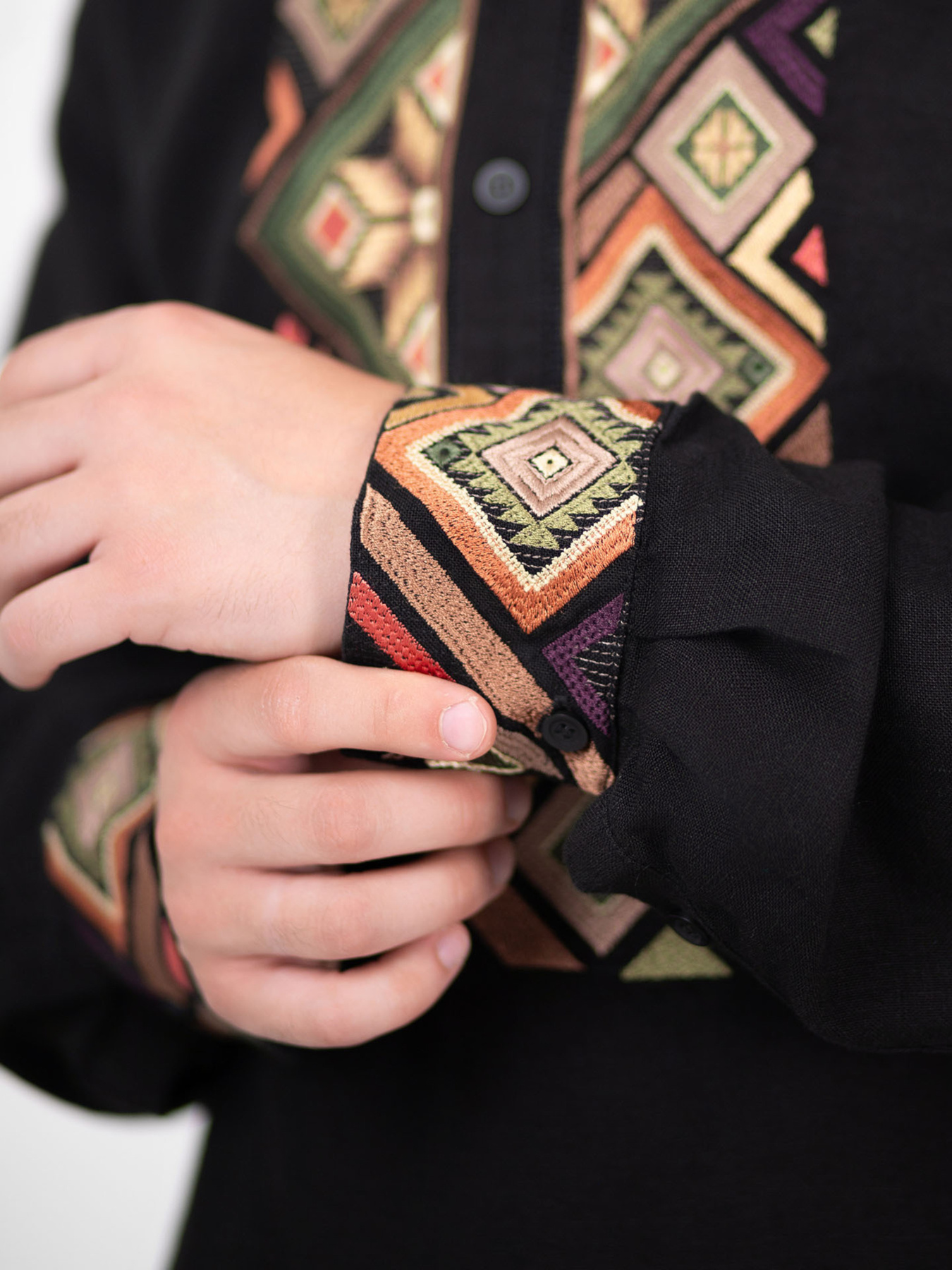 Вышитая рубашка Едельвіка модель 255-25-00black Фото