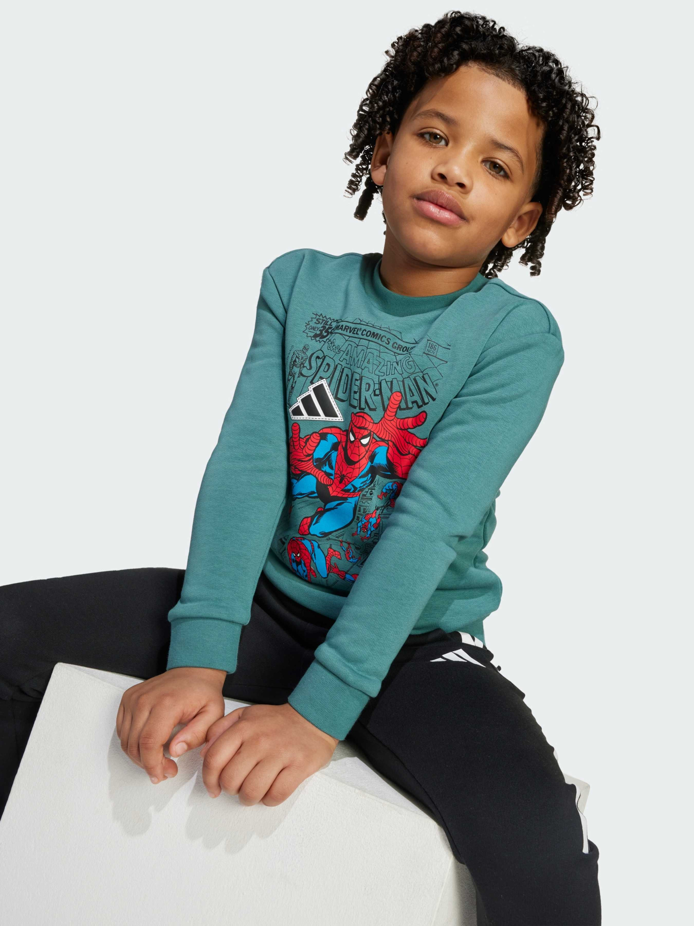 Спортивный костюм Adidas Marvel модель JM0808 Спортивный костюм Adidas Marvel модель JM0808 Фото