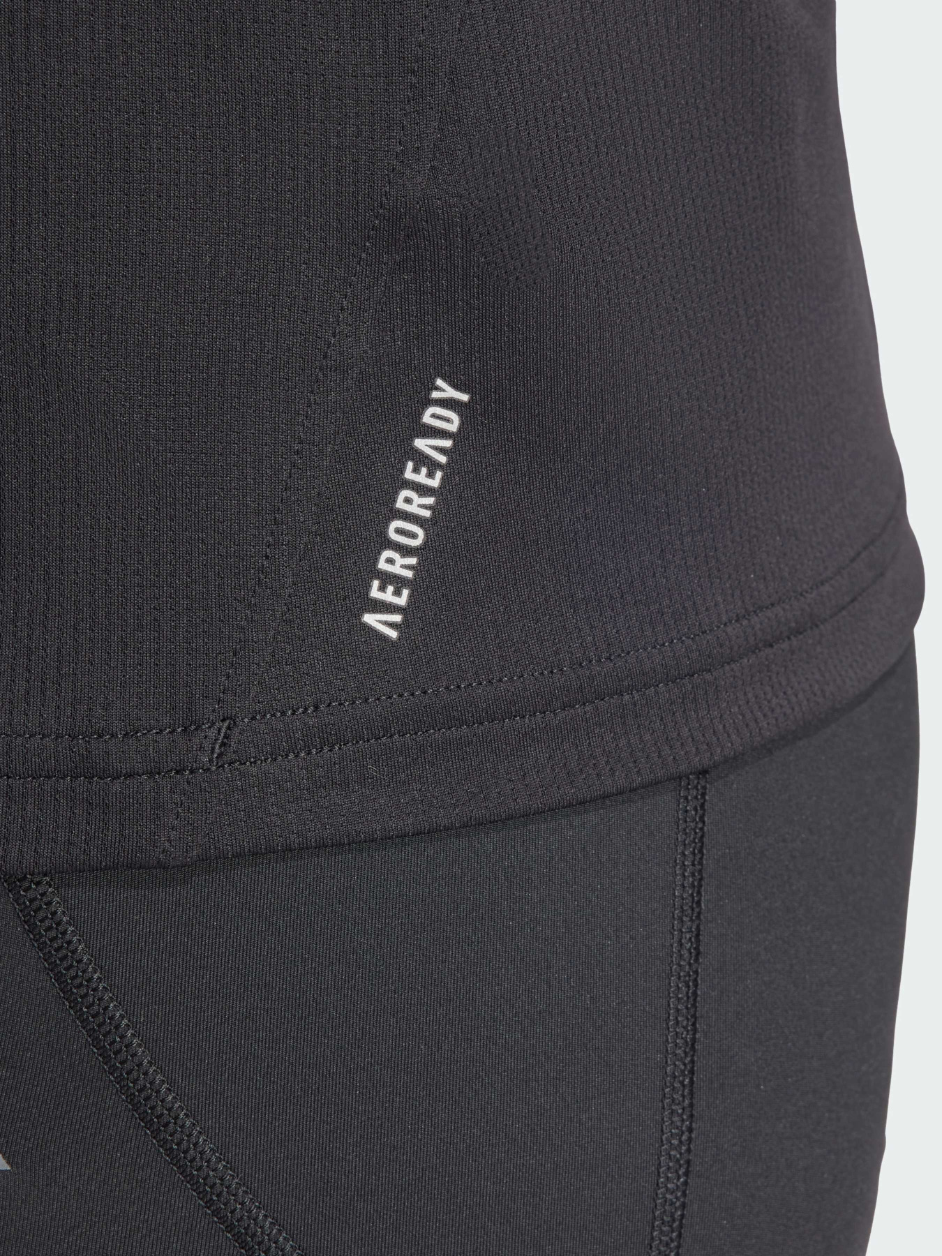 Майка спортивная Adidas модель IN0118 Майка спортивная Adidas модель IN0118 Фото