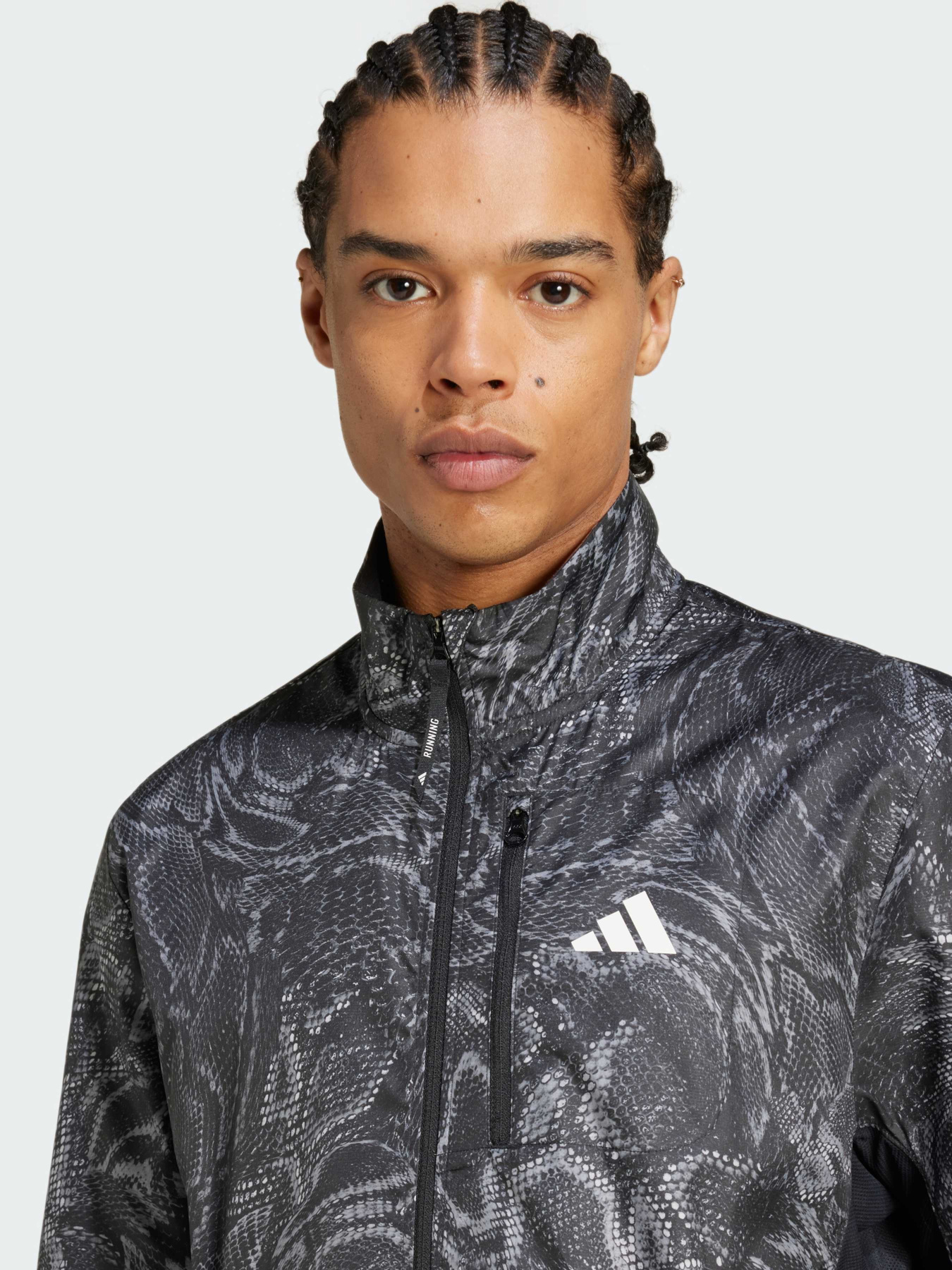 Ветровка Adidas модель IS9581 Ветровка Adidas модель IS9581 Фото